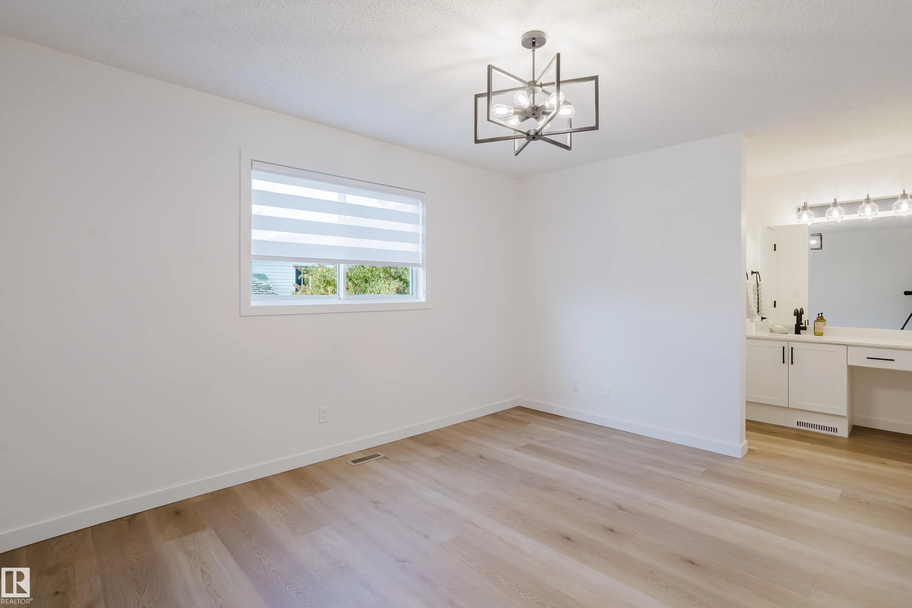 15504 133 Street