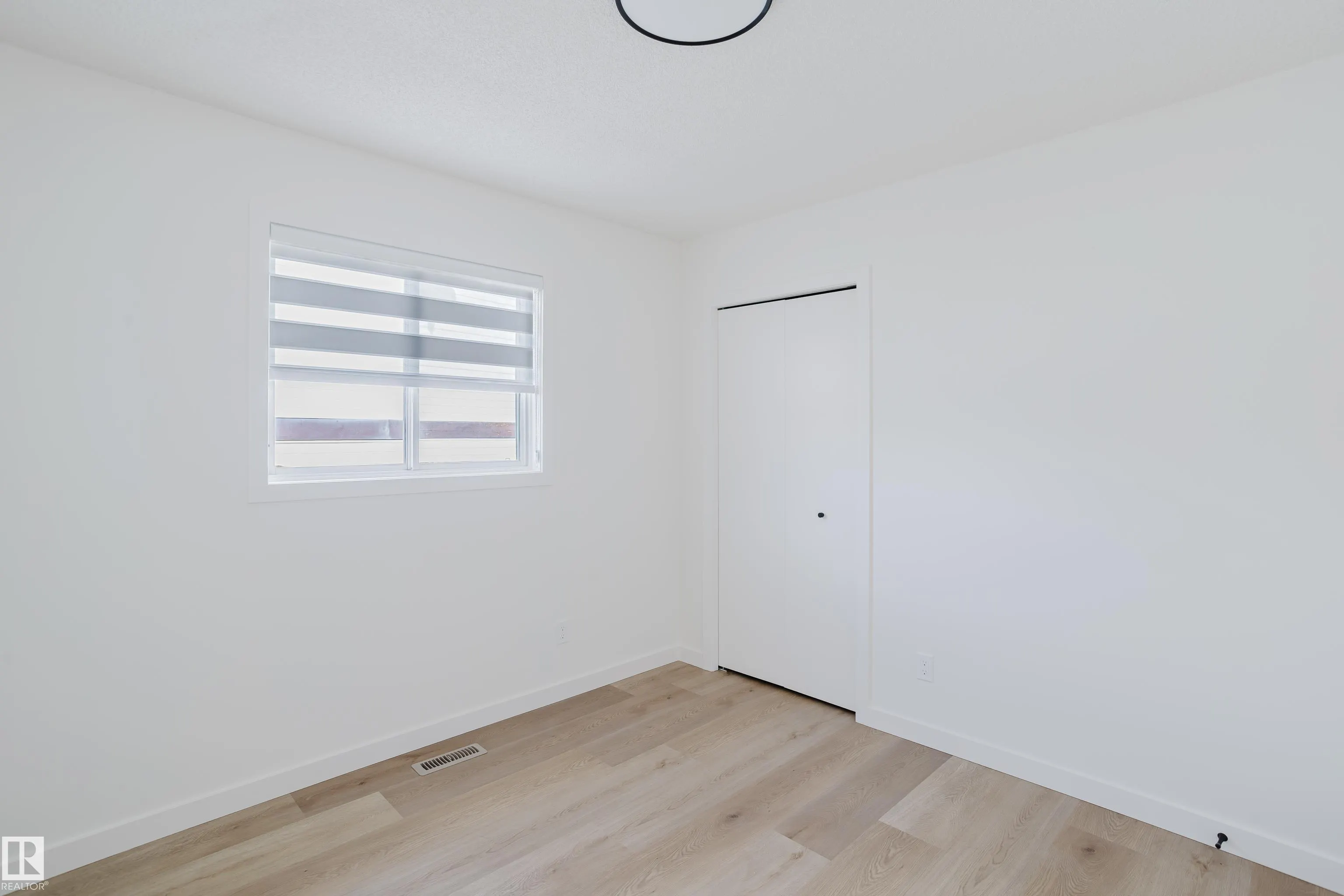 15504 133 Street