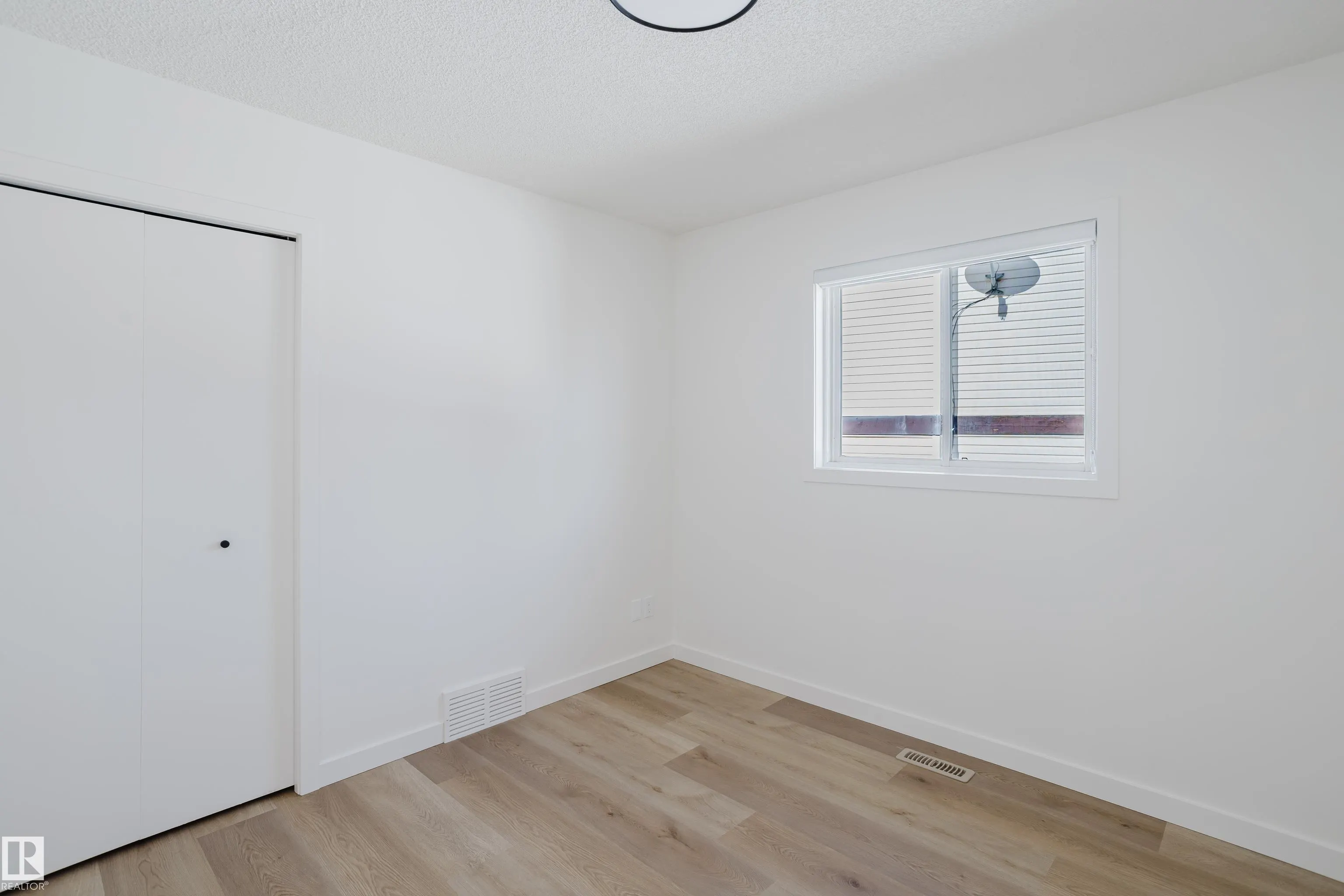 15504 133 Street