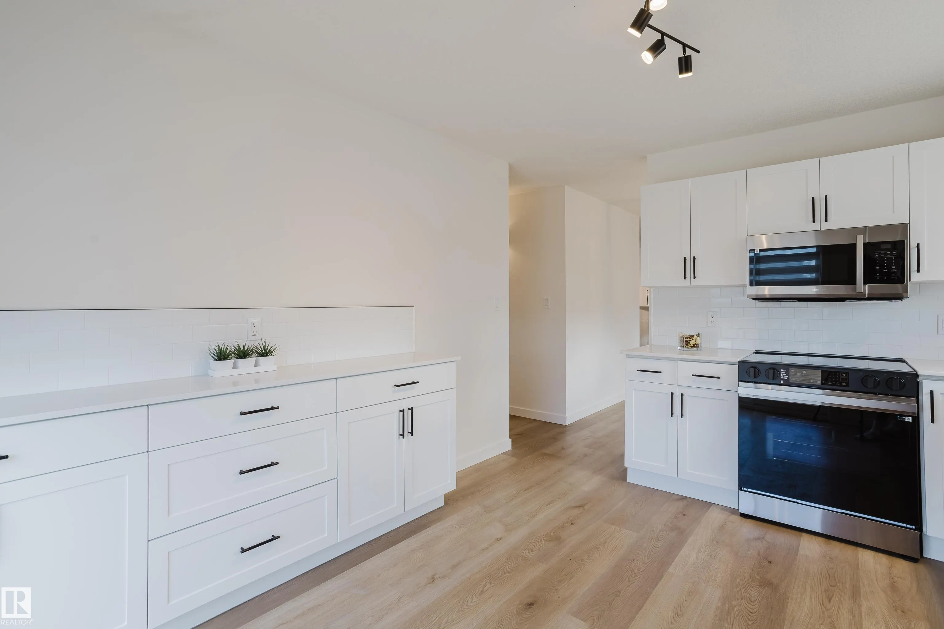 15504 133 Street