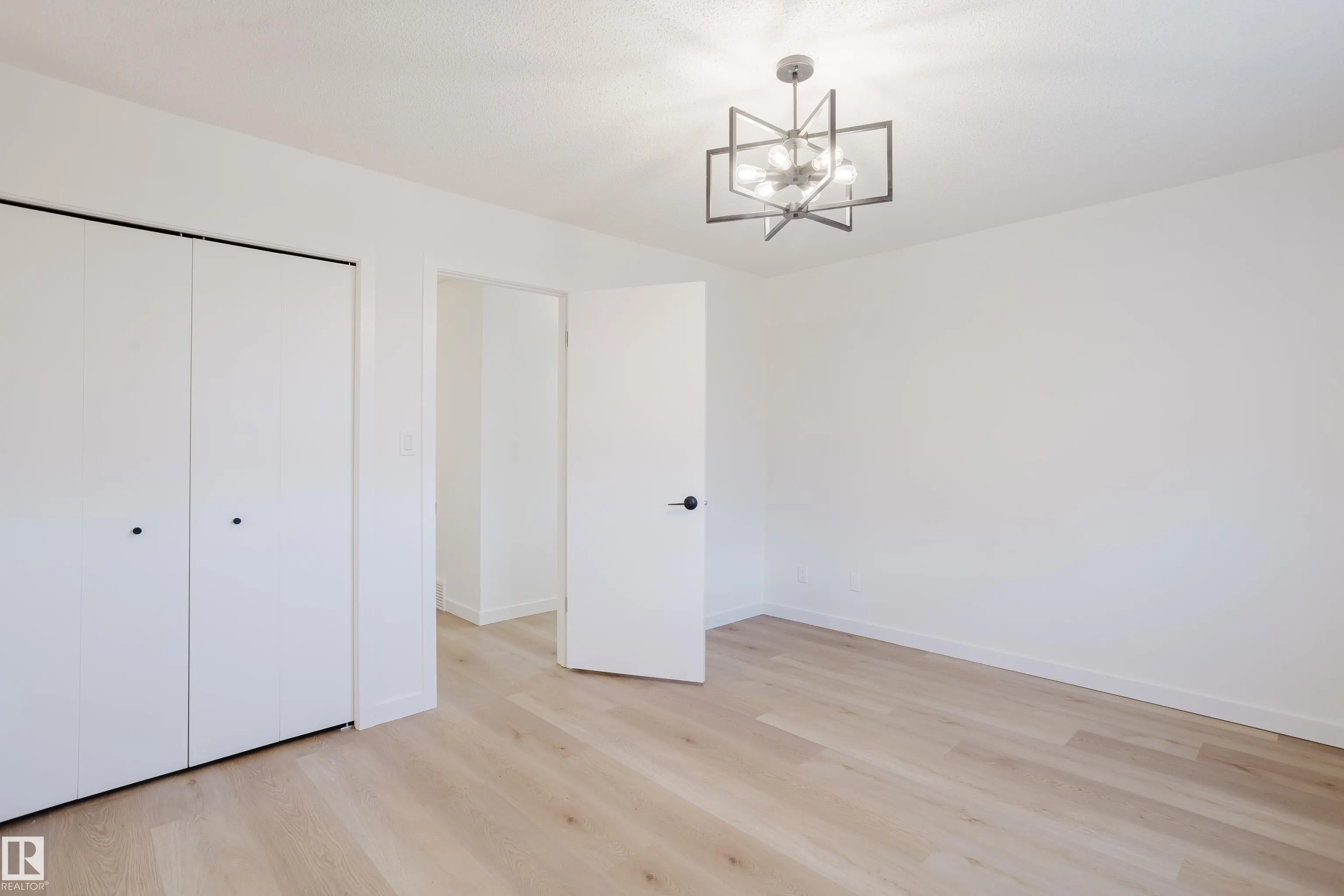 15504 133 Street