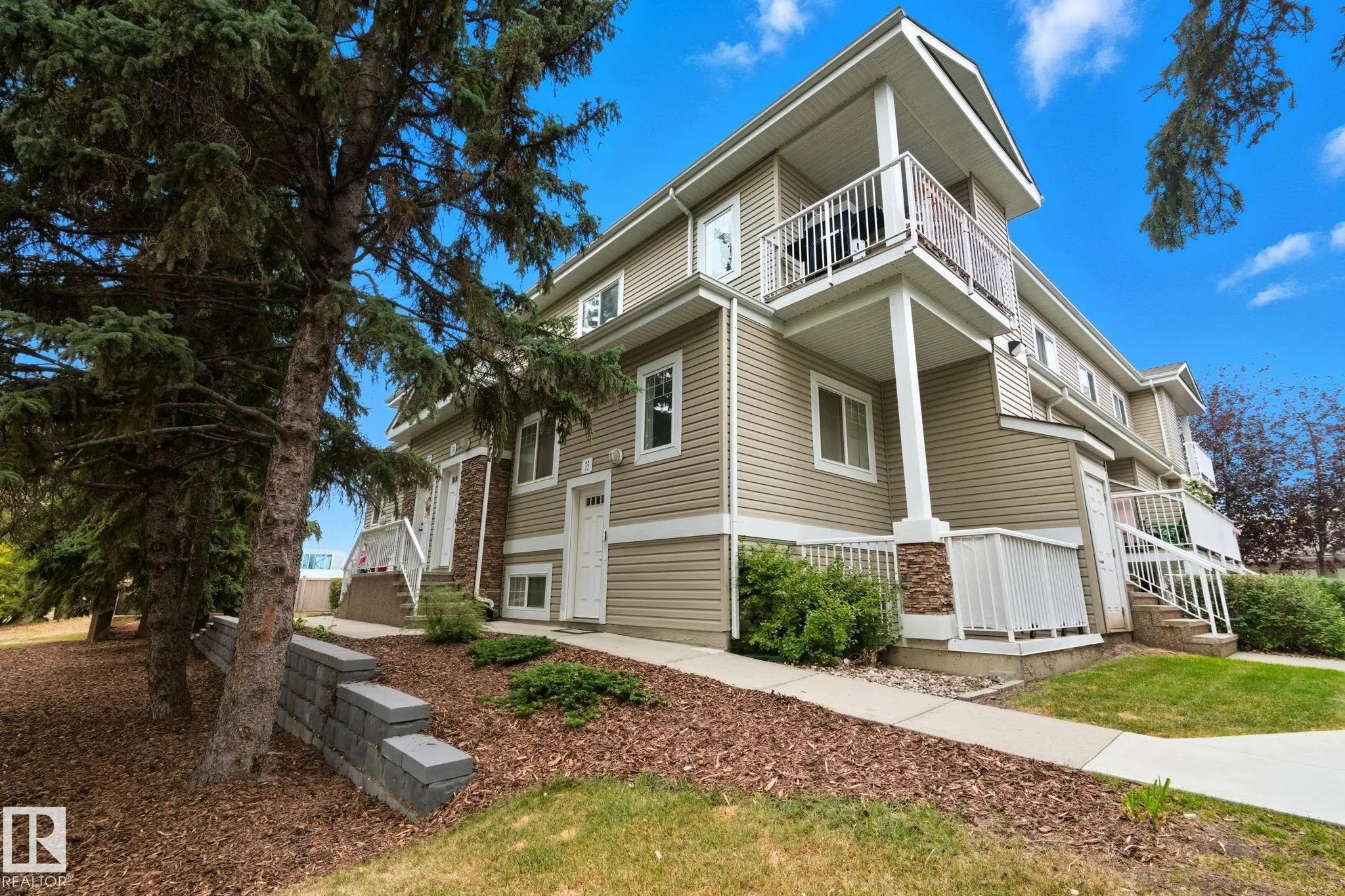 79 BELLEROSE Drive