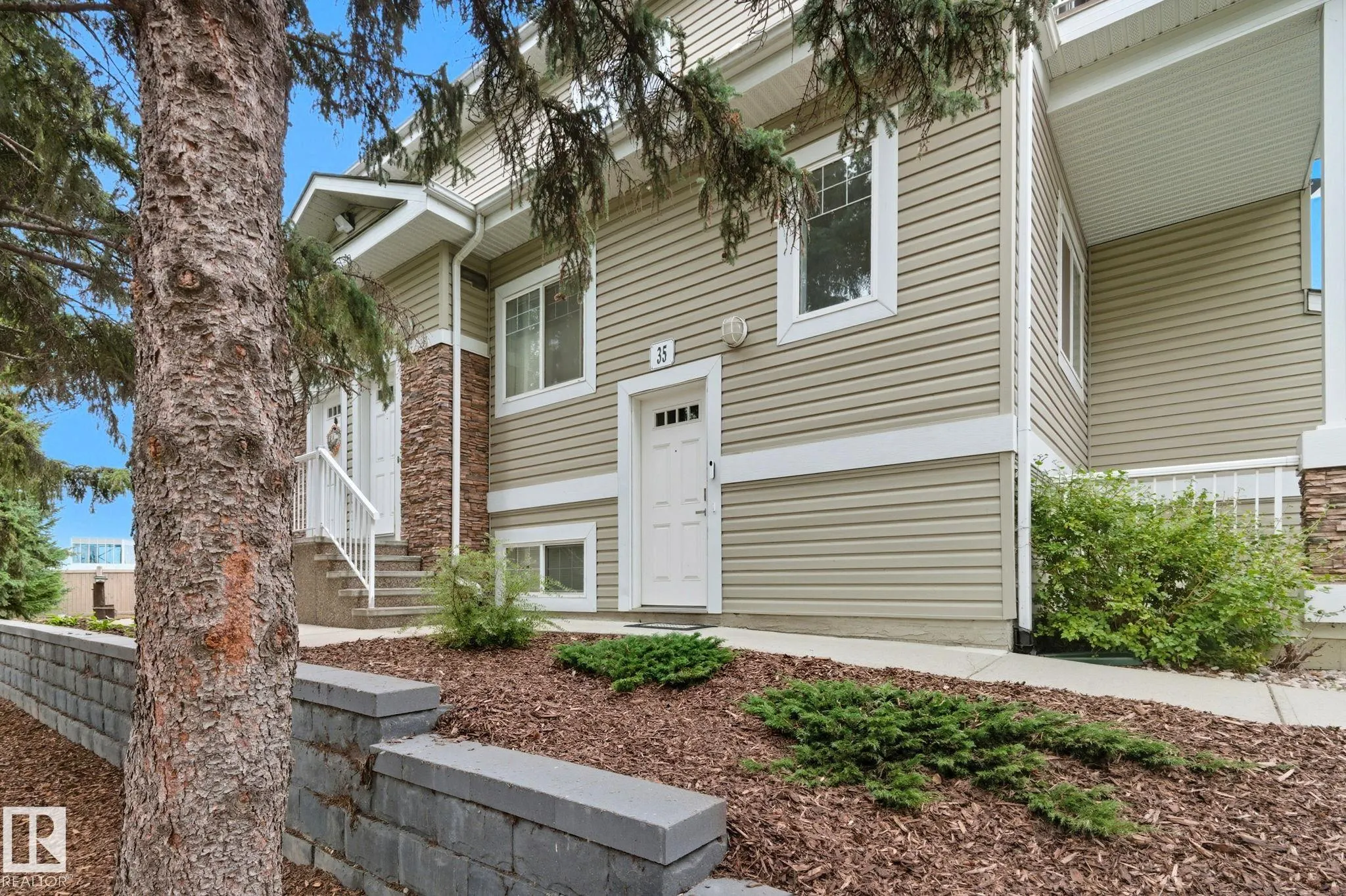 79 BELLEROSE Drive