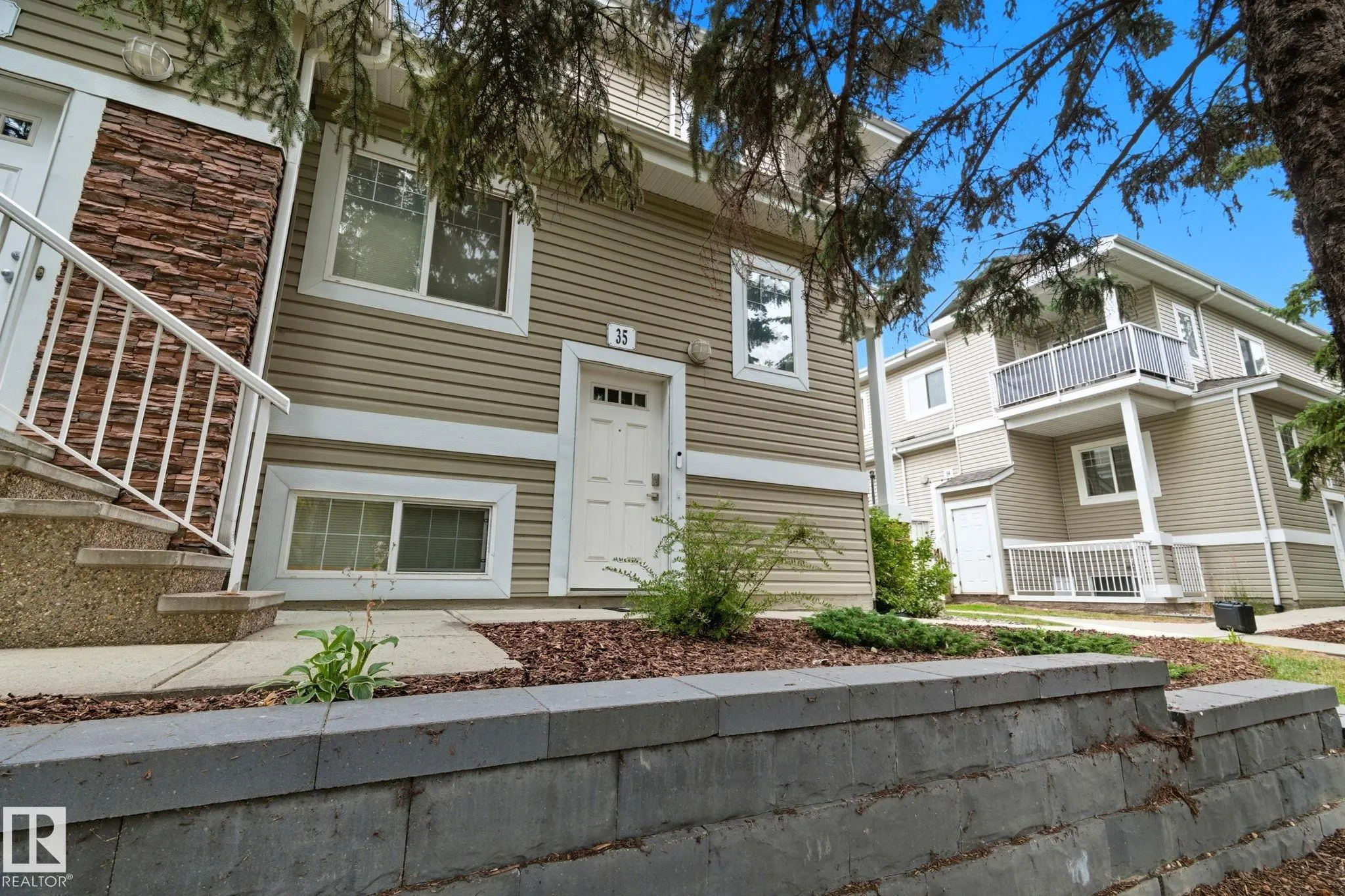 79 BELLEROSE Drive