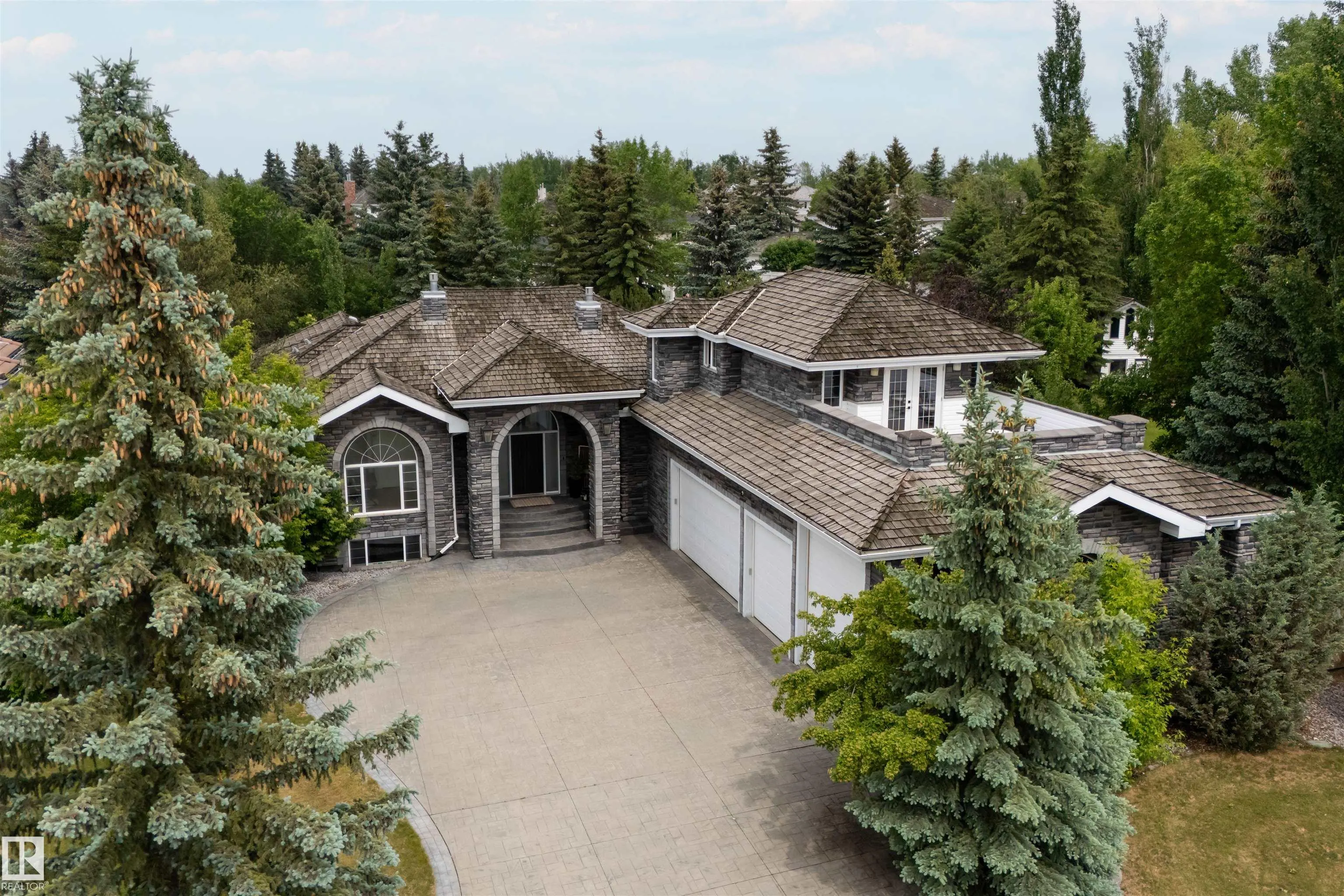 525 ESTATE DRIVE