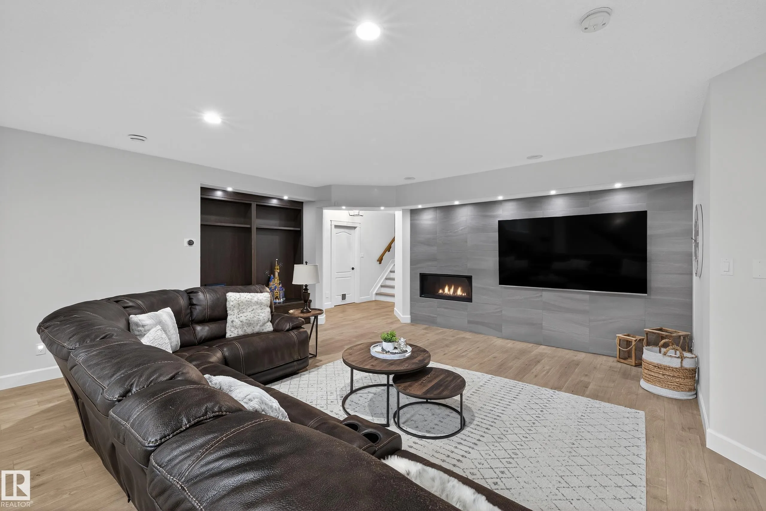 525 ESTATE DRIVE