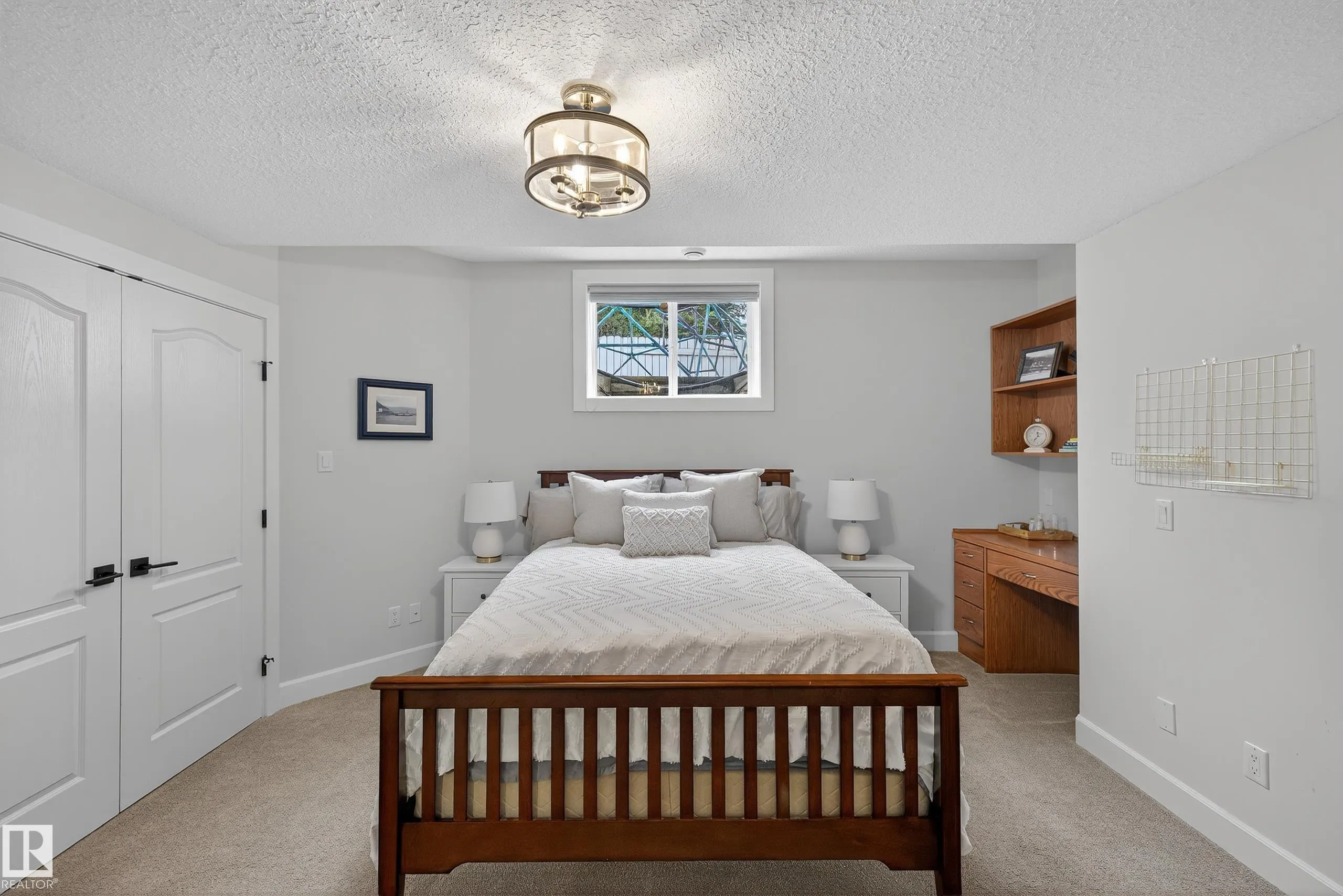 525 ESTATE DRIVE