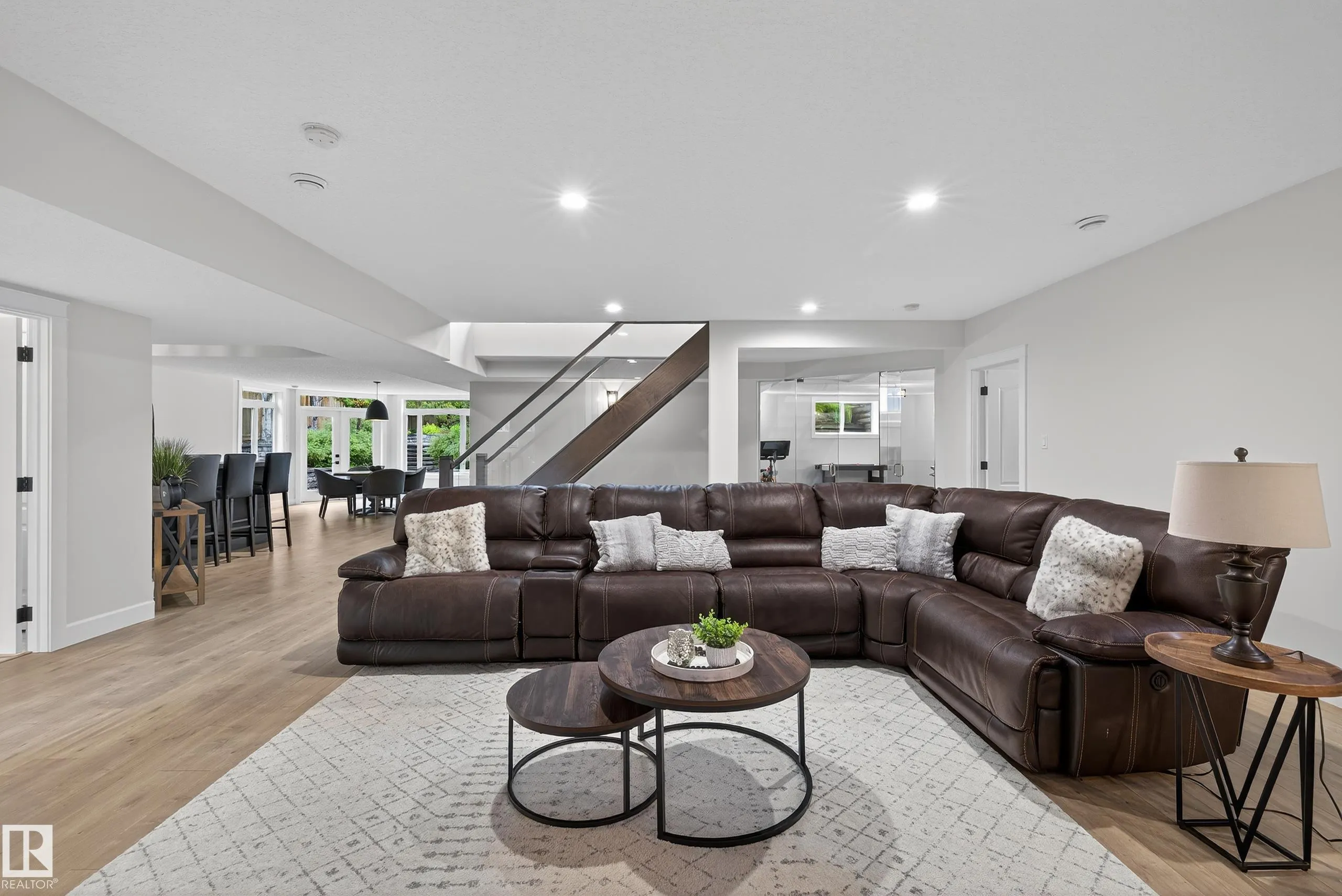 525 ESTATE DRIVE
