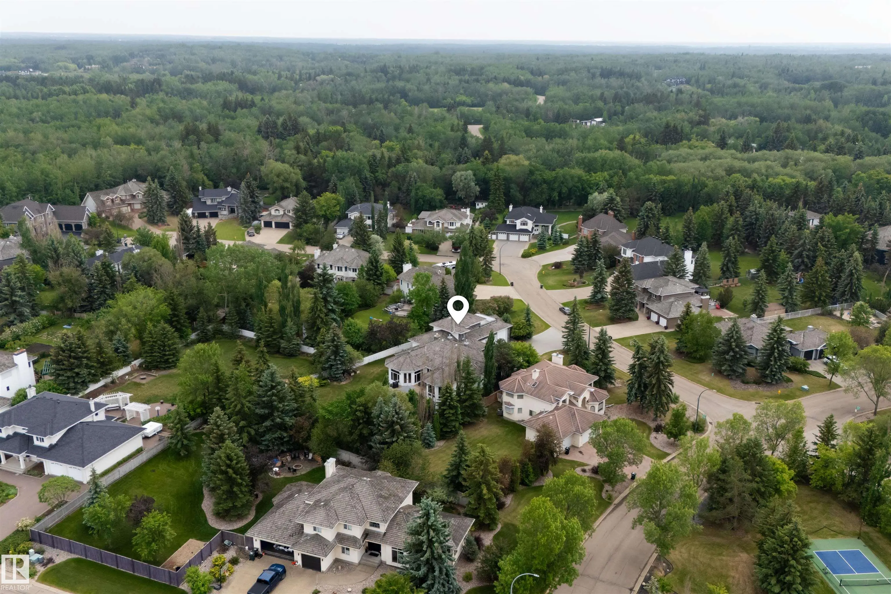 525 ESTATE DRIVE