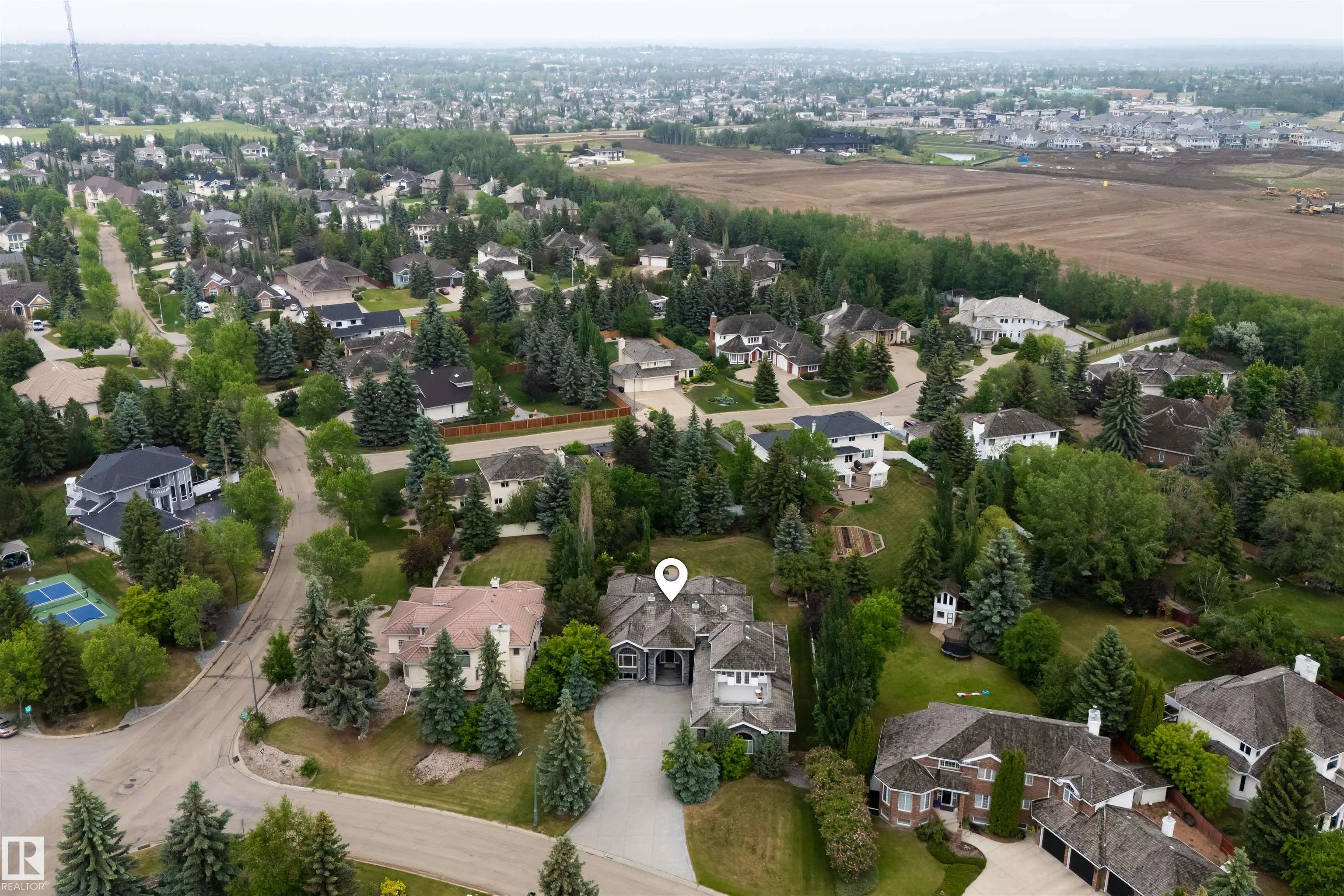 525 ESTATE DRIVE