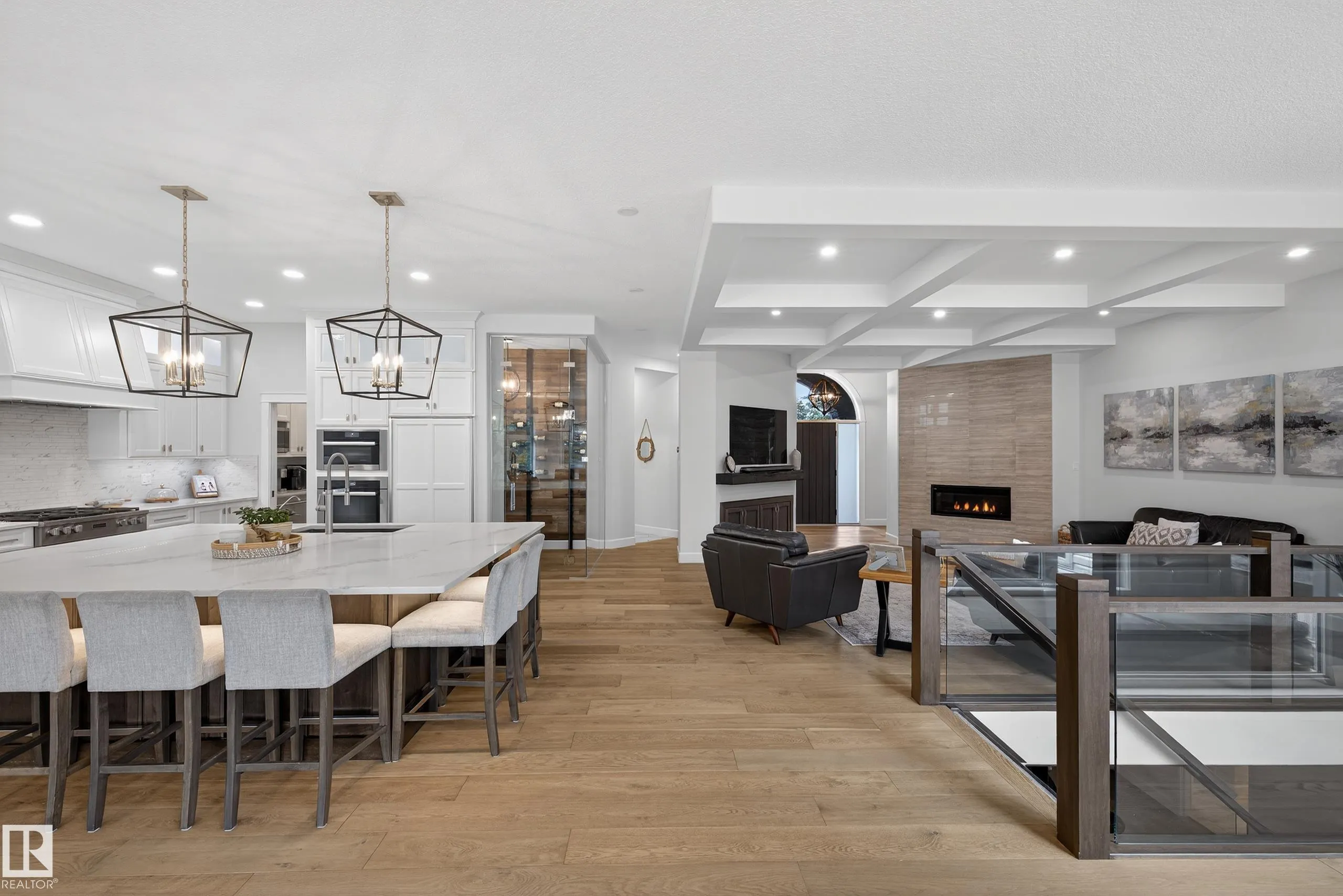 525 ESTATE DRIVE