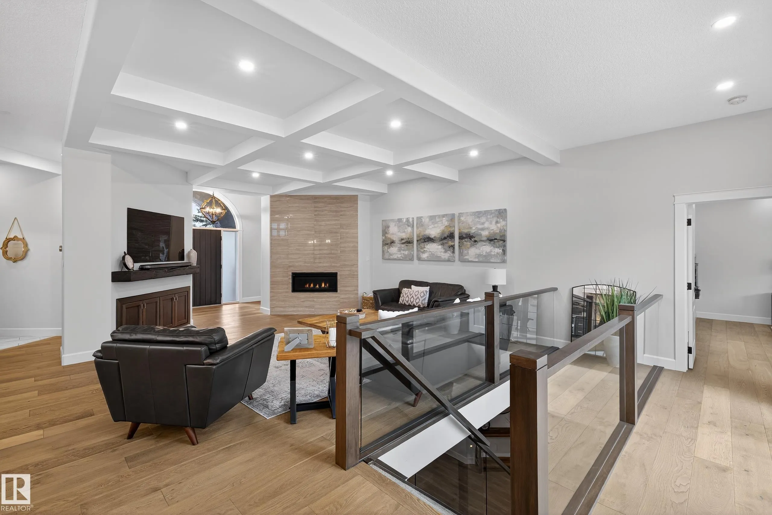 525 ESTATE DRIVE