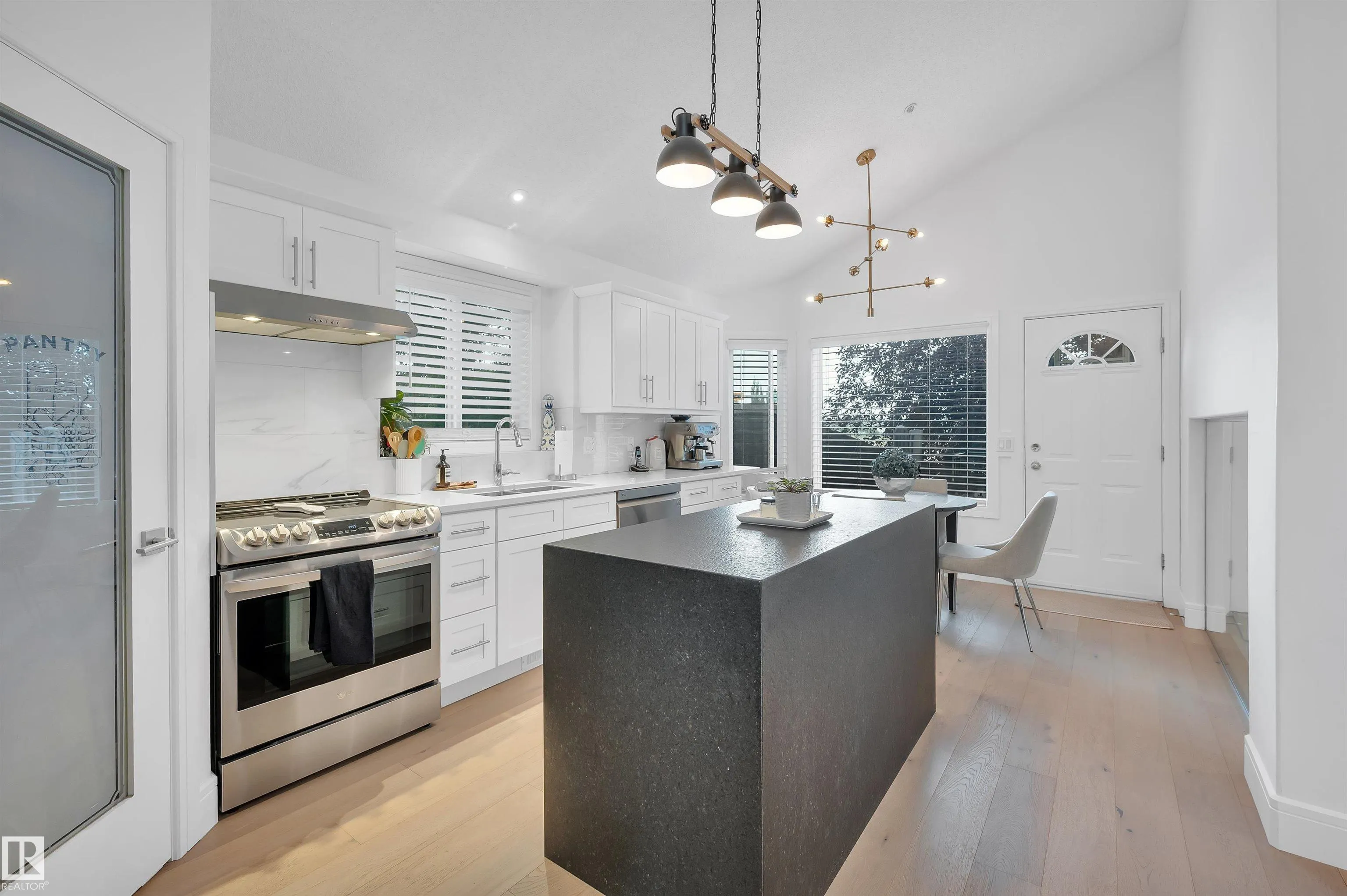 34 FOXBORO Close