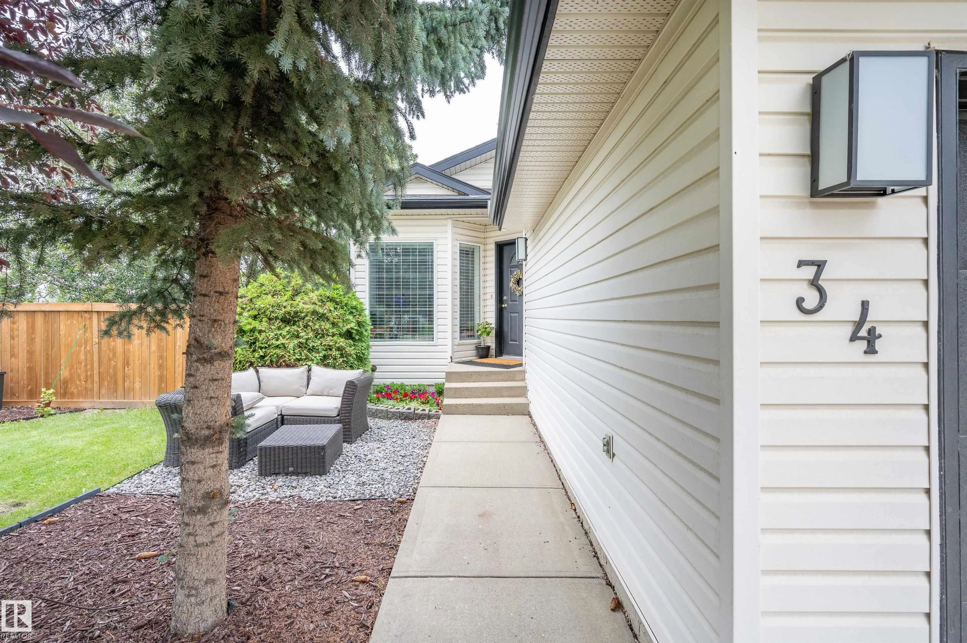 34 FOXBORO Close