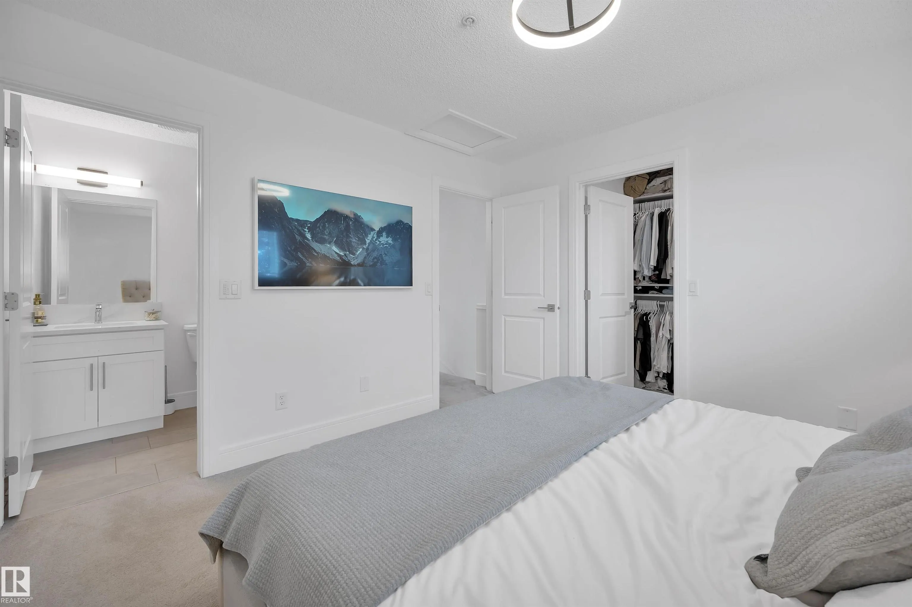 34 FOXBORO Close