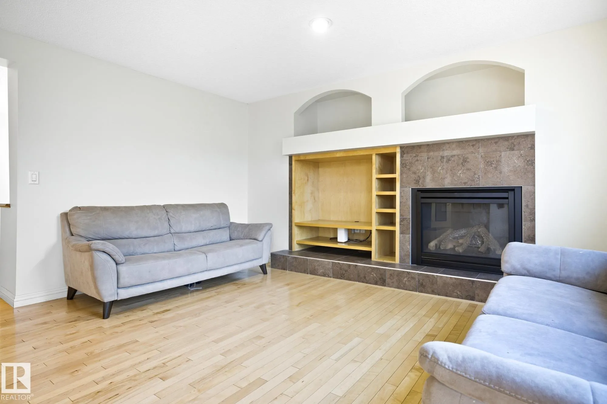 548 ADAMS Way