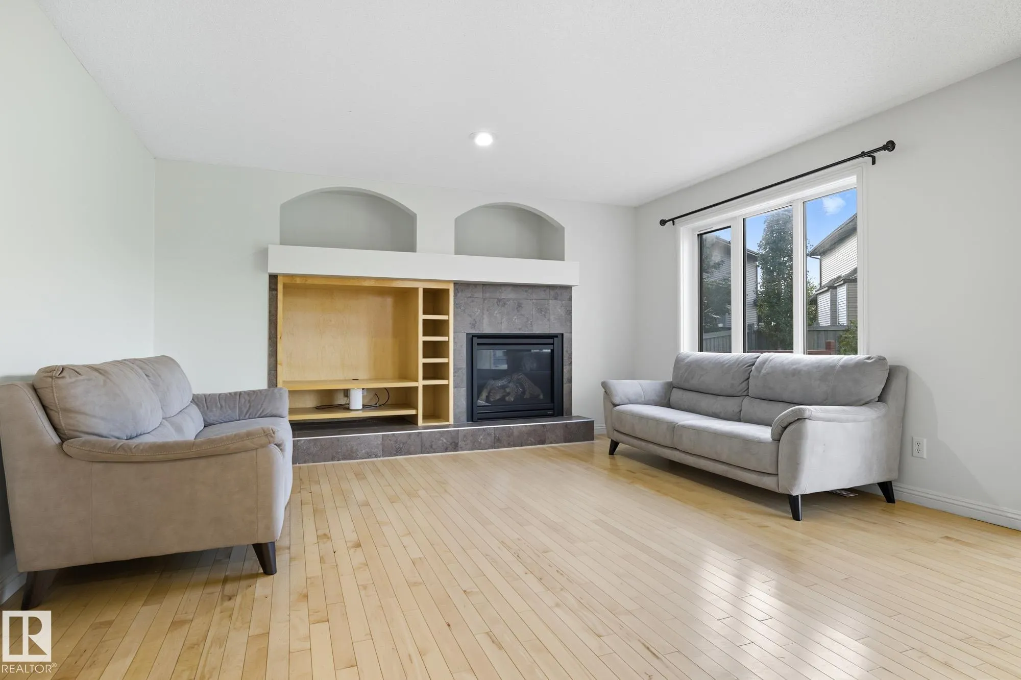 548 ADAMS Way