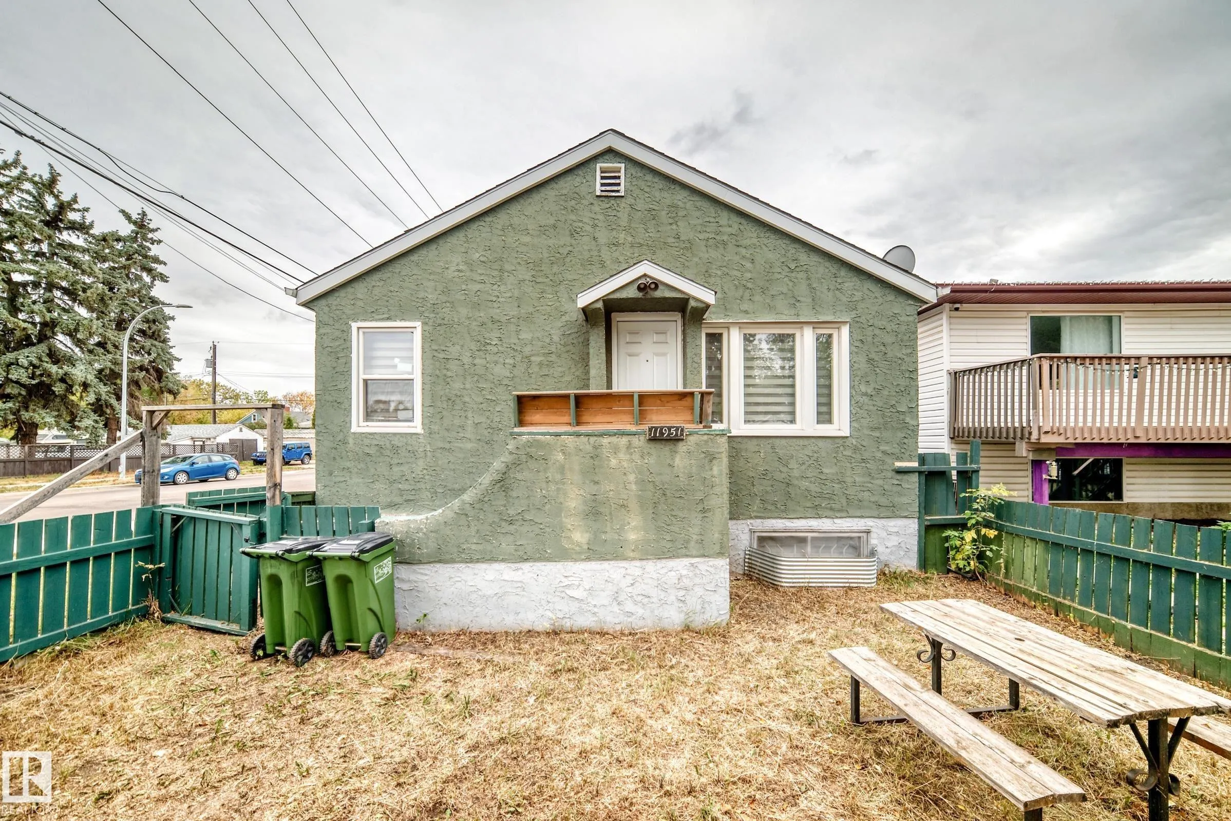 11951 77 Street