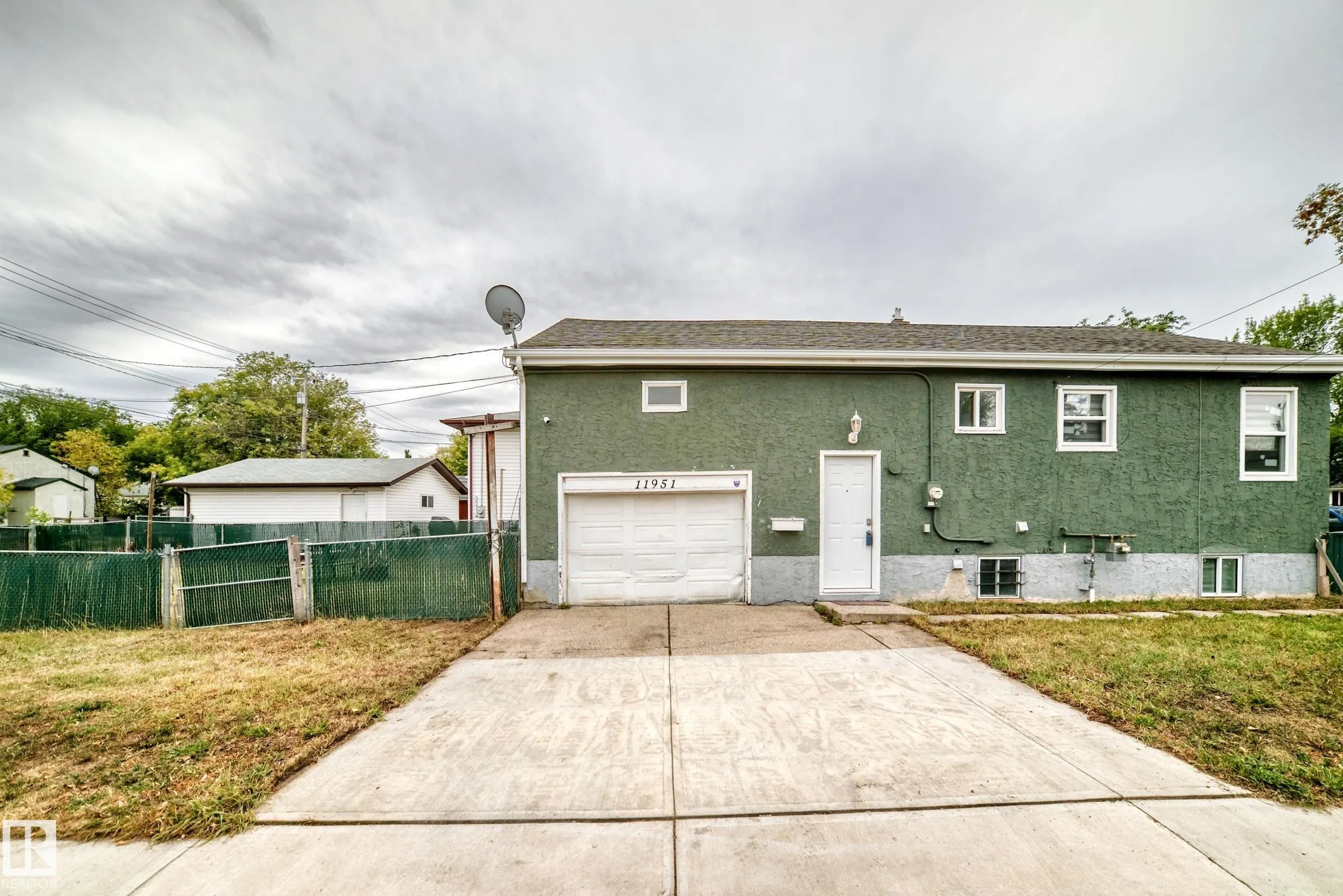 11951 77 Street