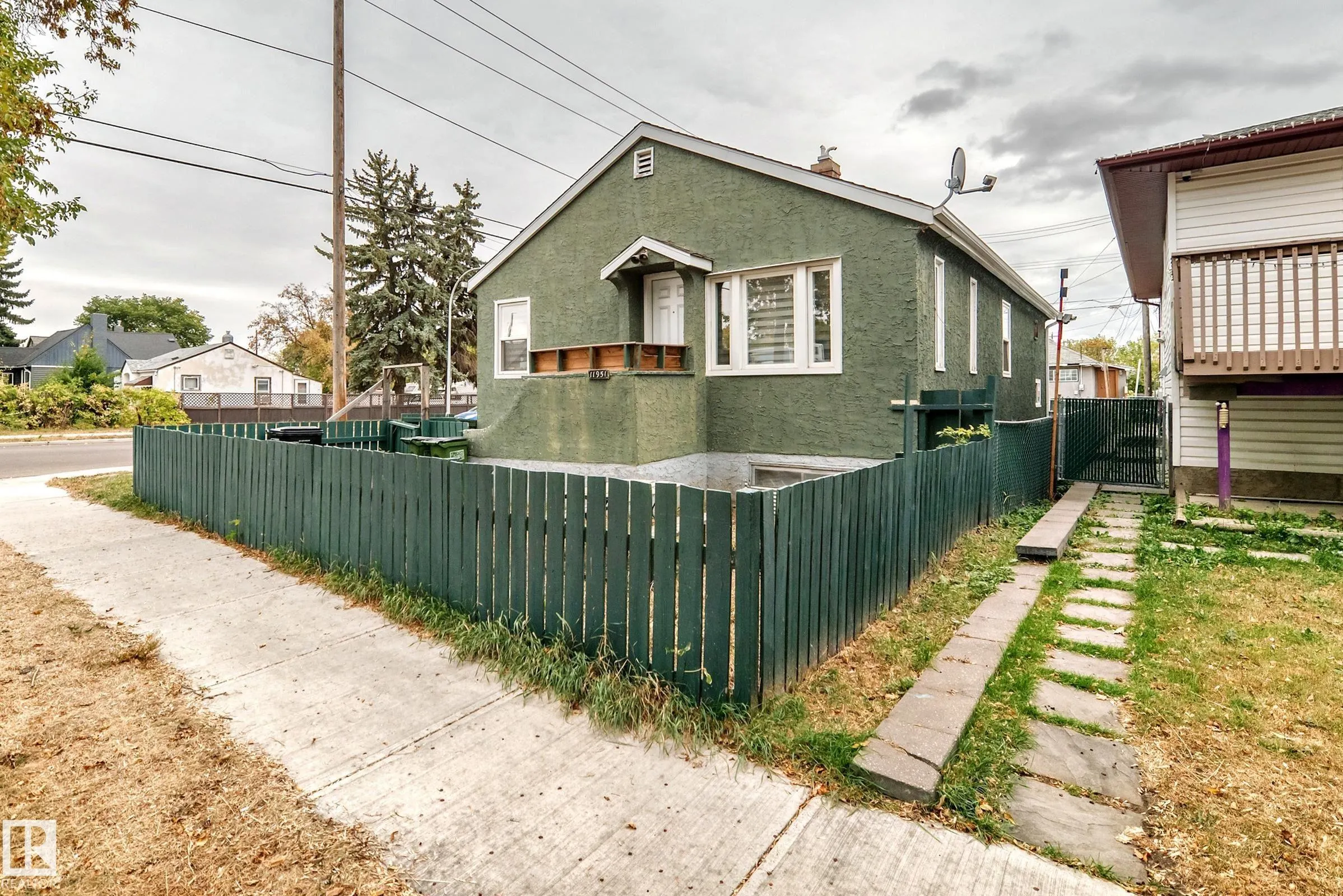 11951 77 Street