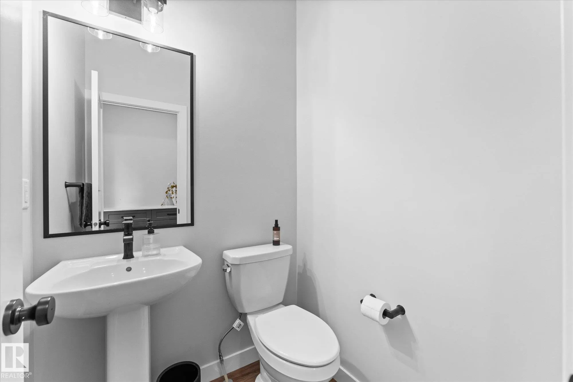 17 SUMAC Close