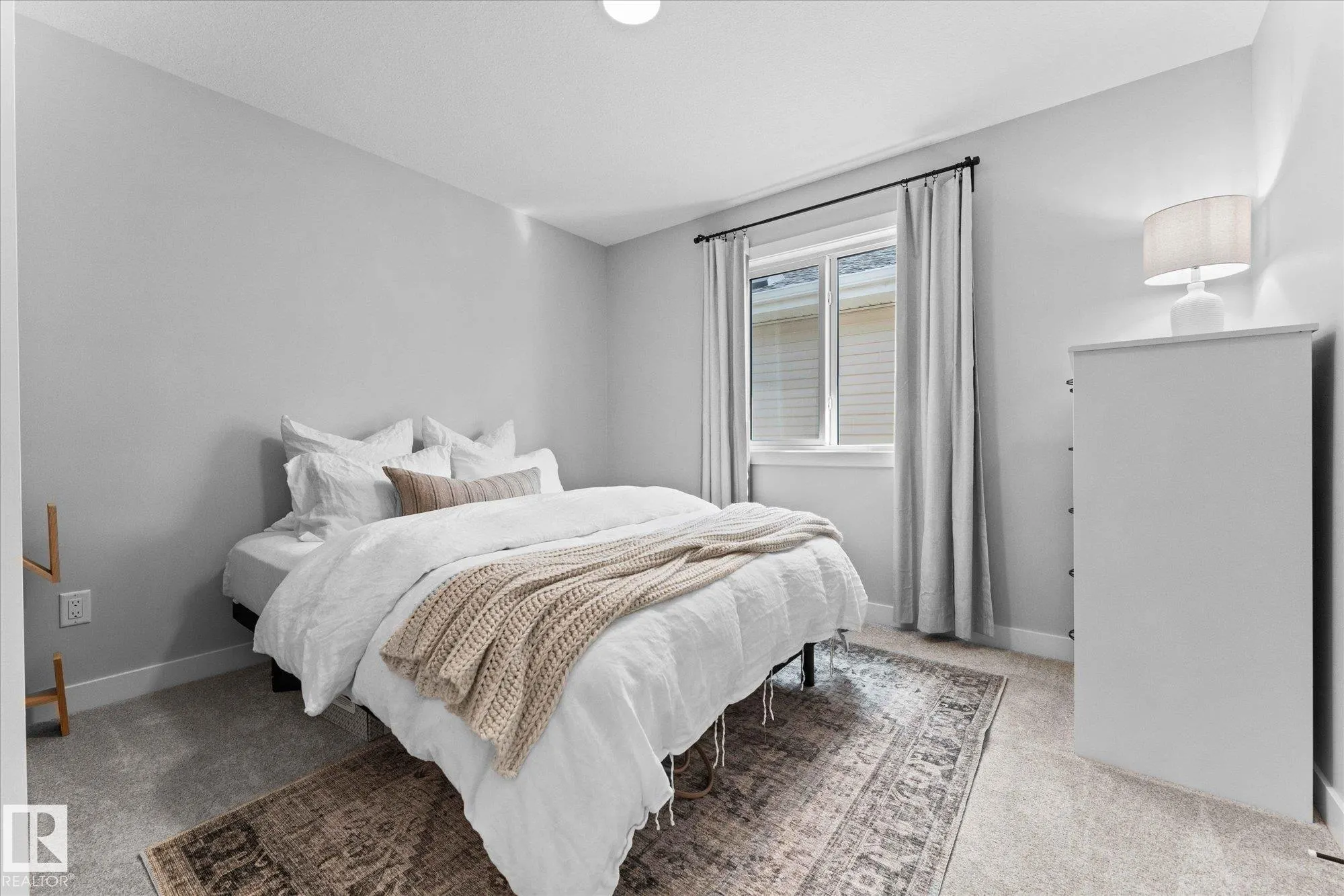 17 SUMAC Close