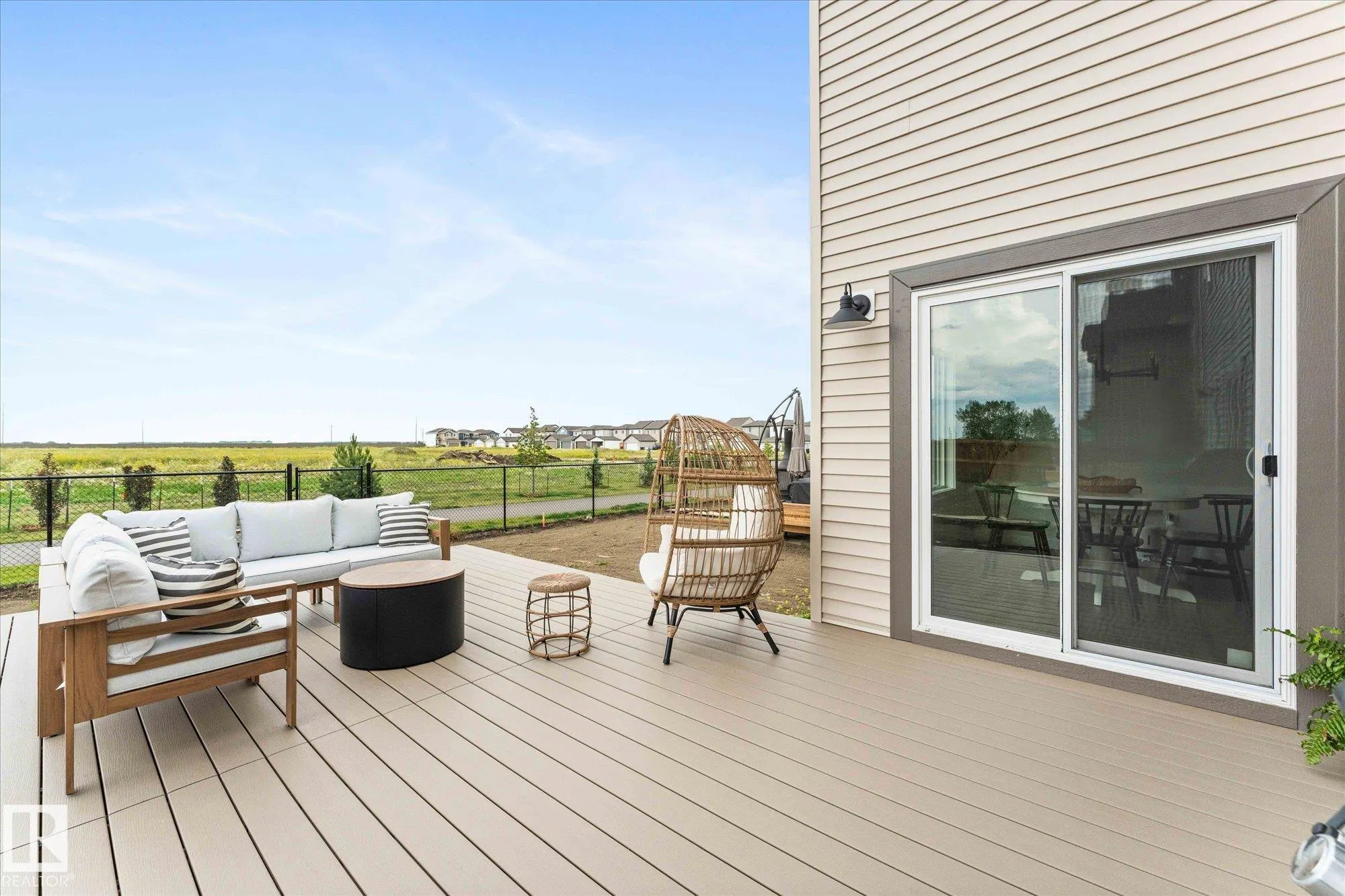 17 SUMAC Close