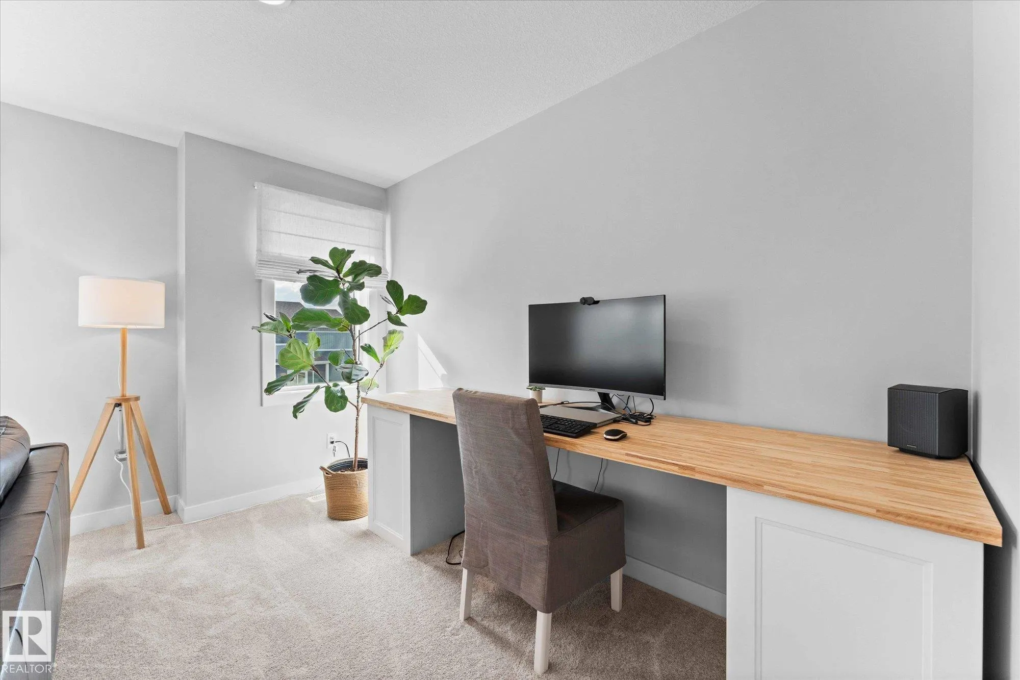 17 SUMAC Close