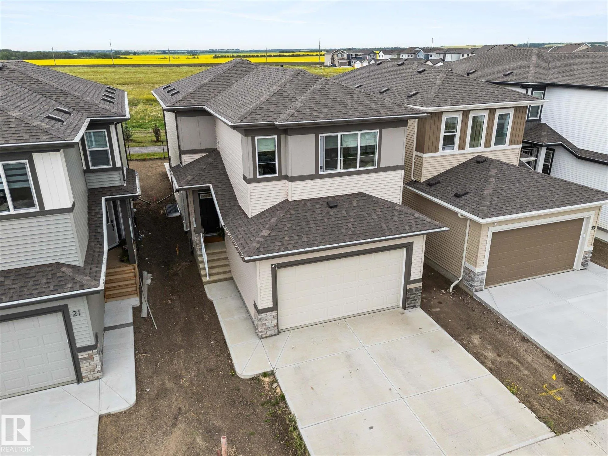 17 SUMAC Close