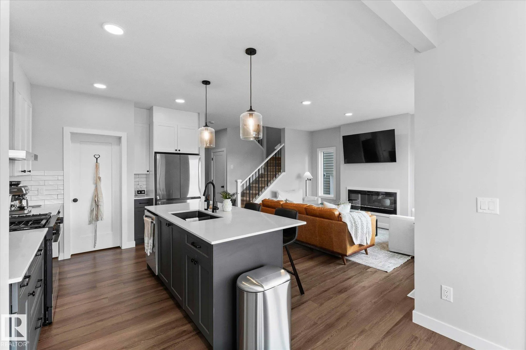 17 SUMAC Close