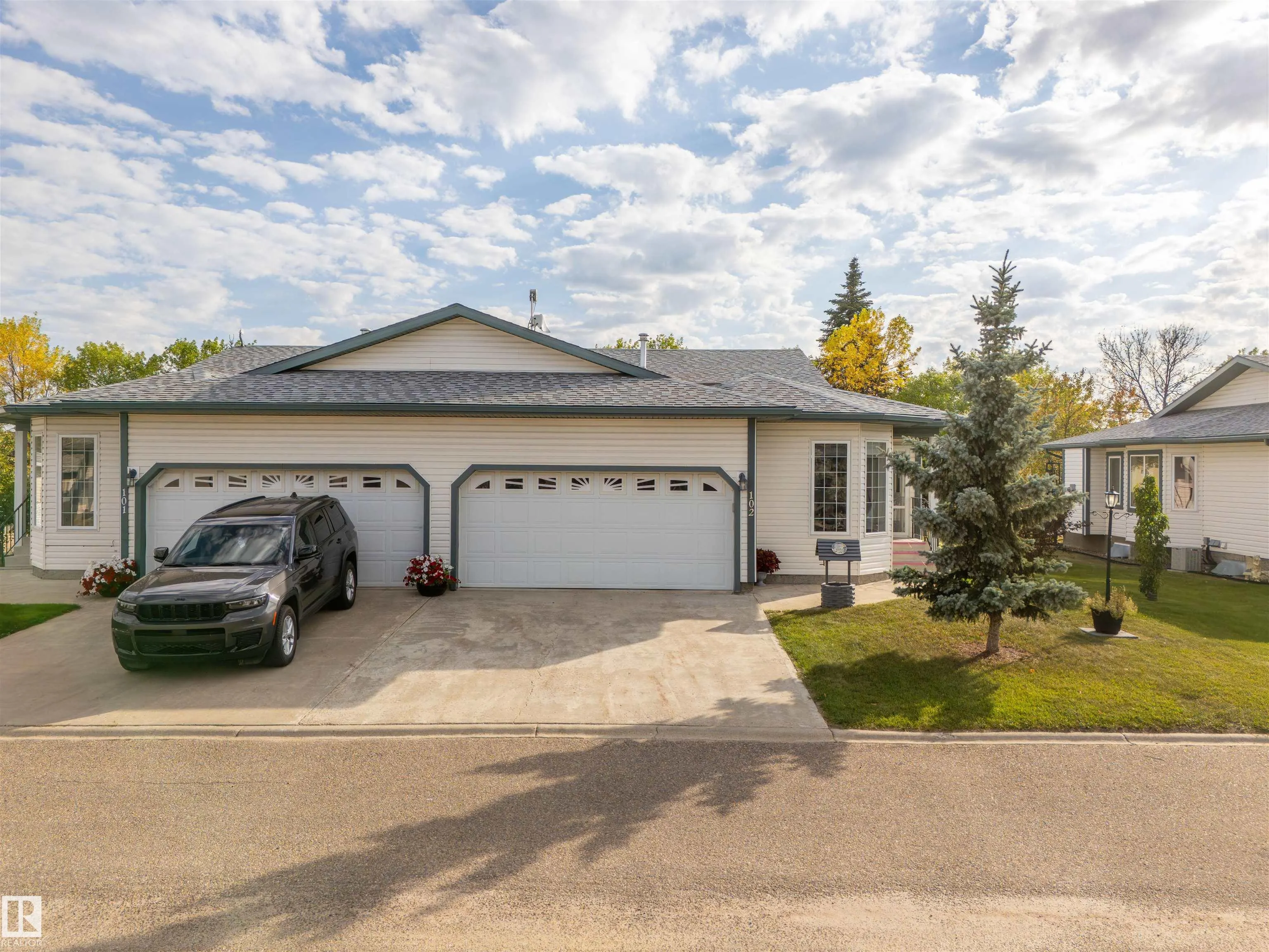 4407 45 AVE