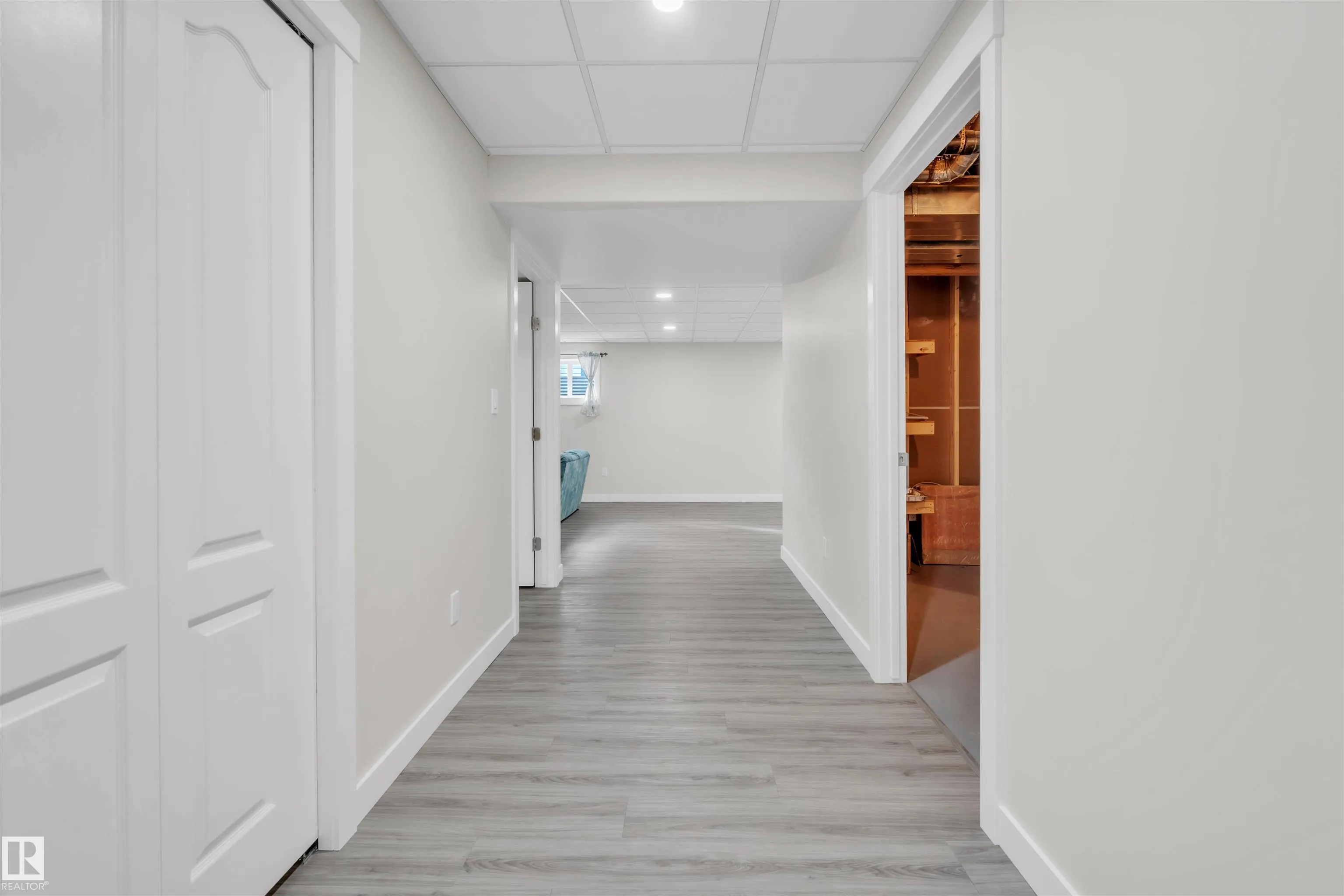 4407 45 AVE