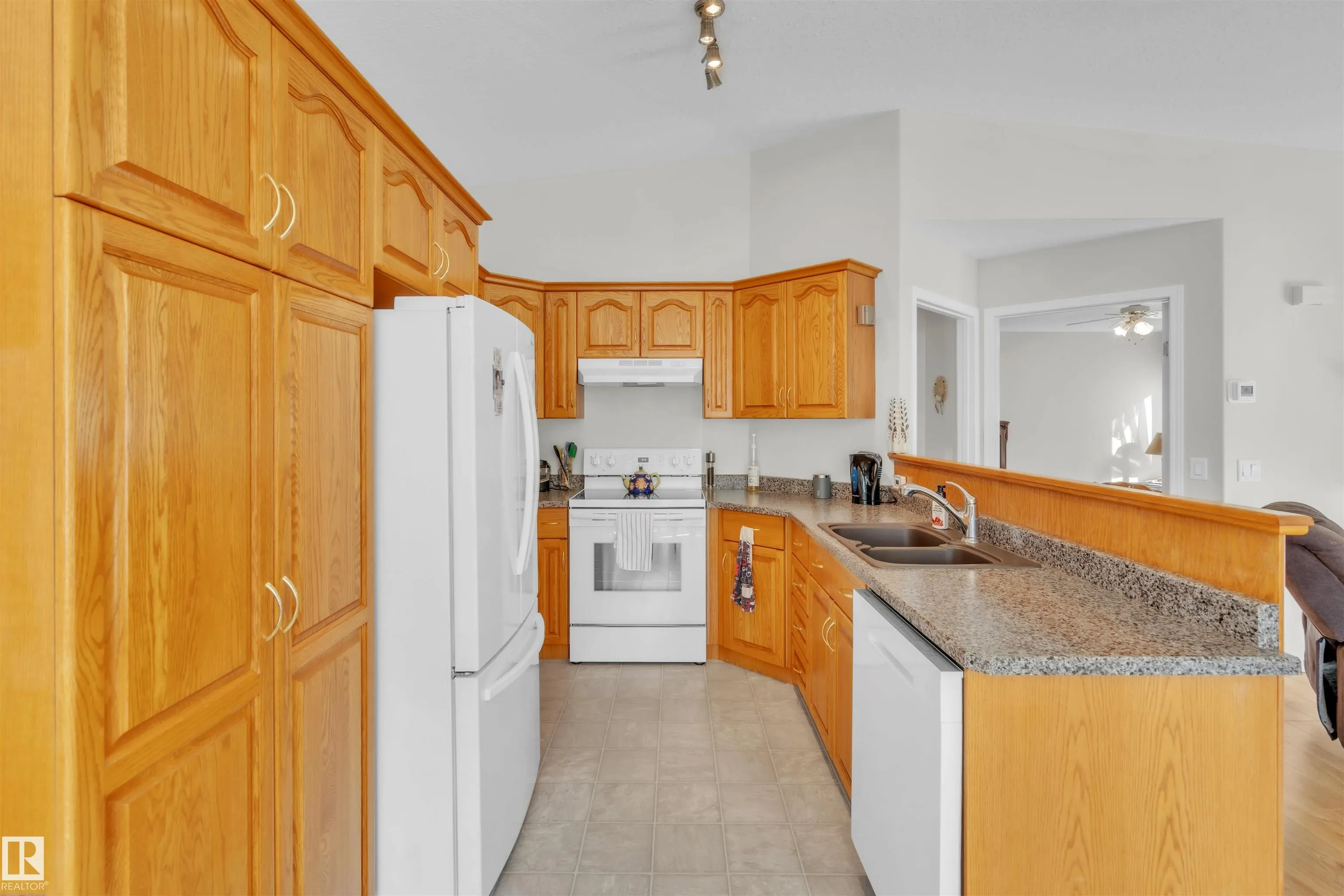4407 45 AVE