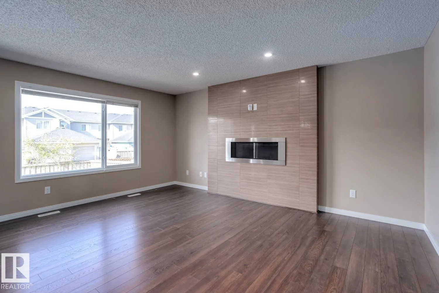 3528 CLAXTON Crescent