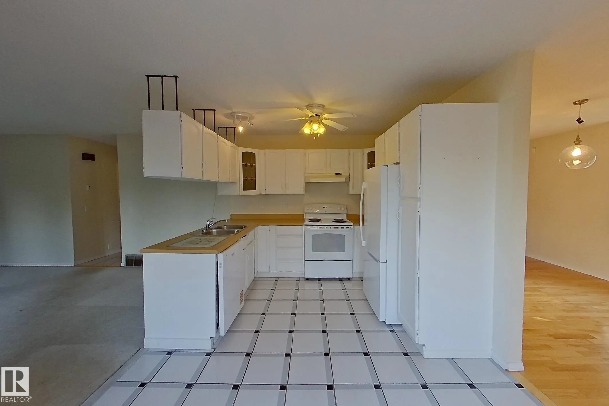 59 WOODCREST Avenue