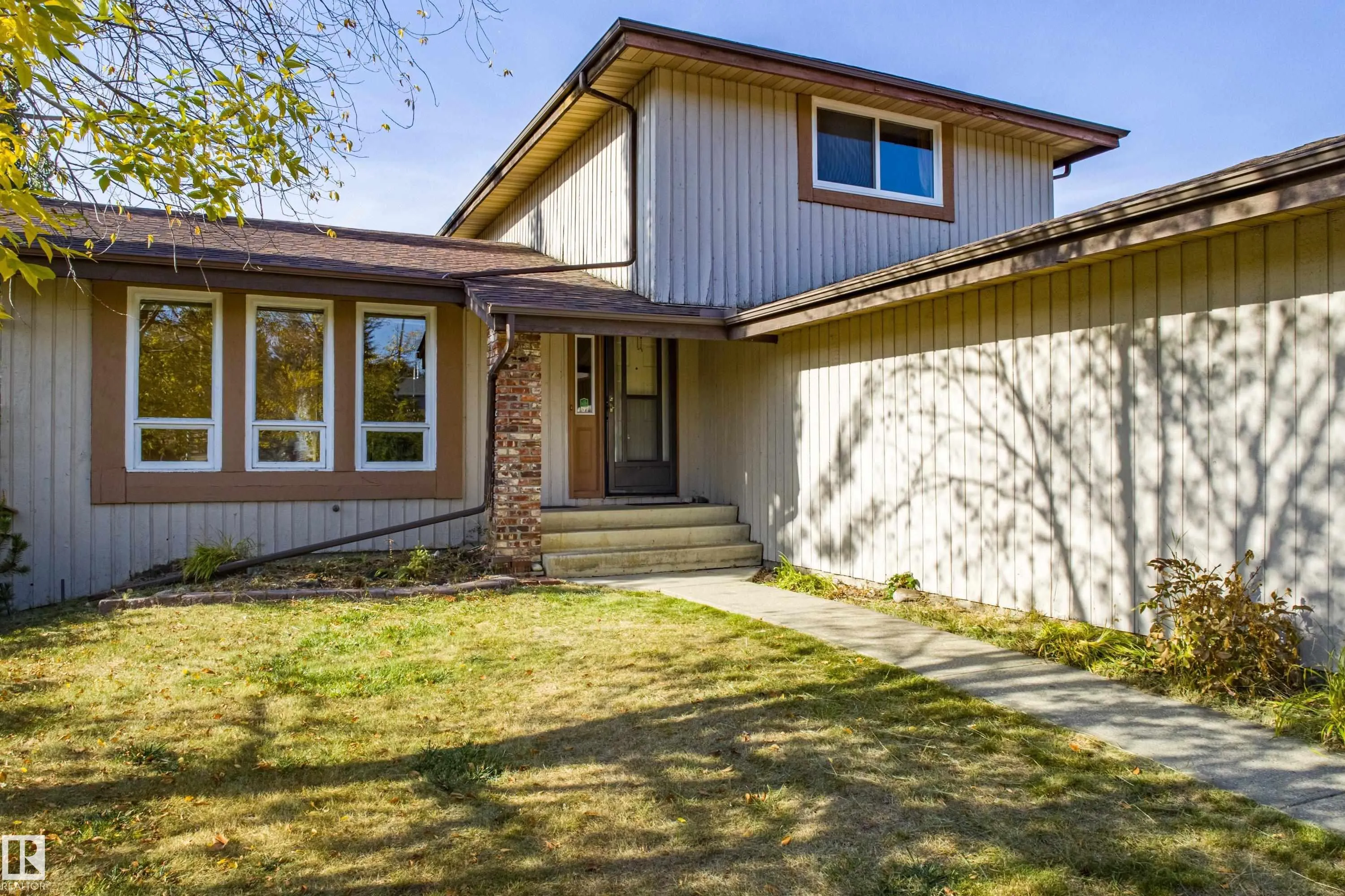59 WOODCREST Avenue