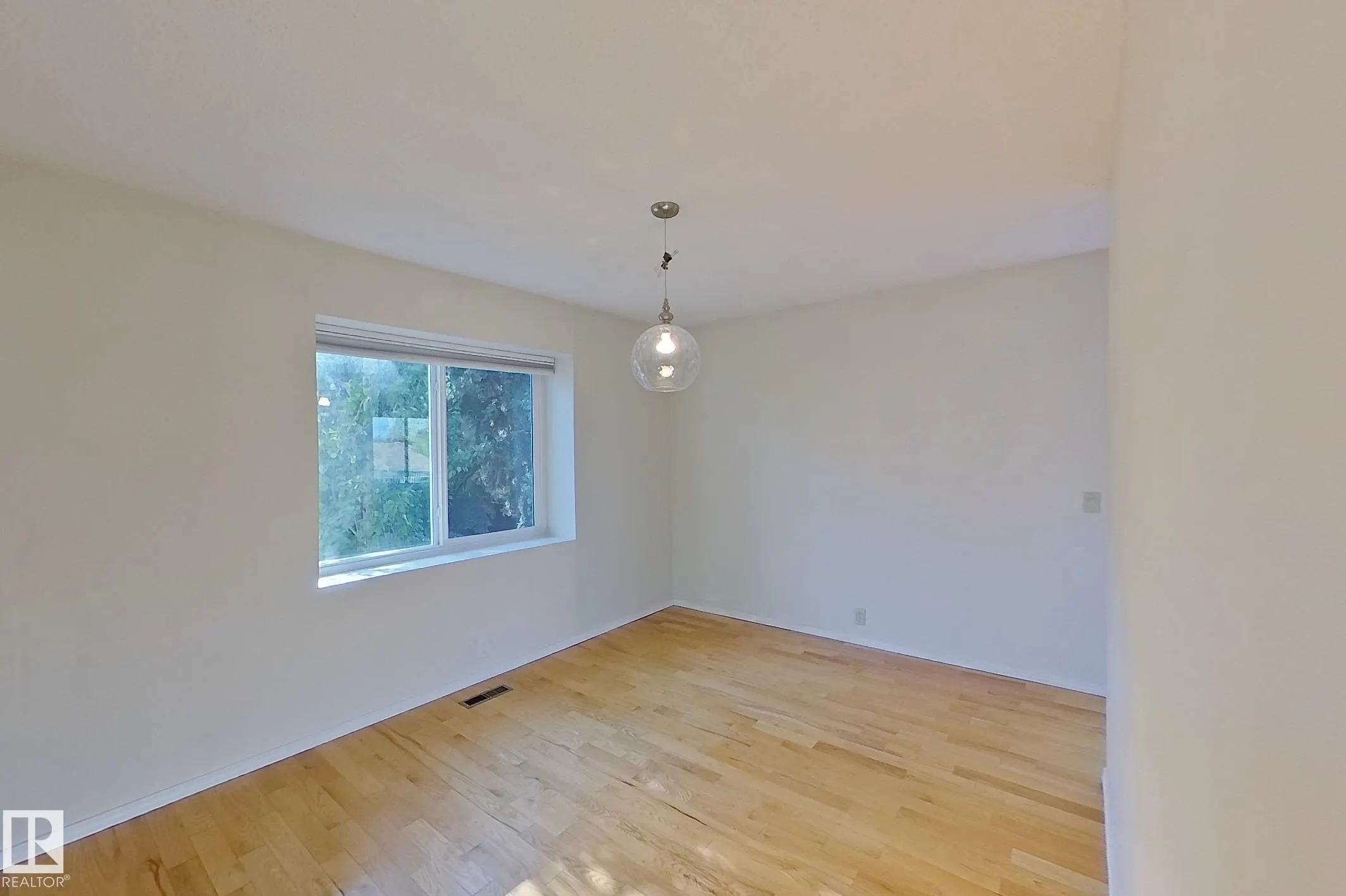 59 WOODCREST Avenue