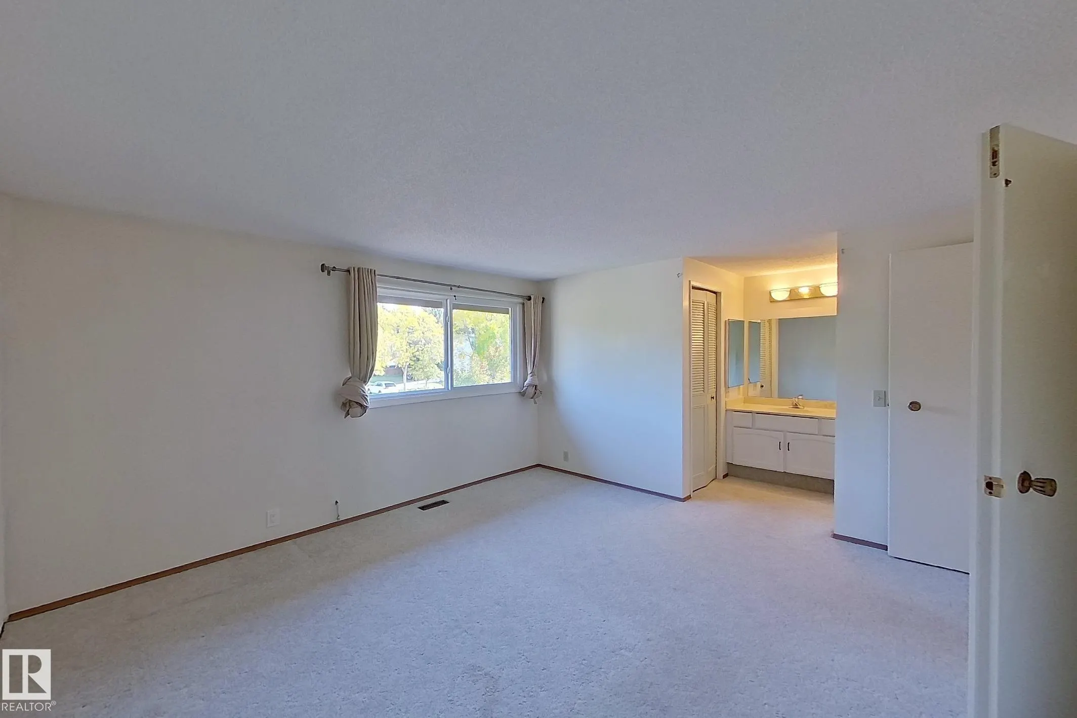 59 WOODCREST Avenue