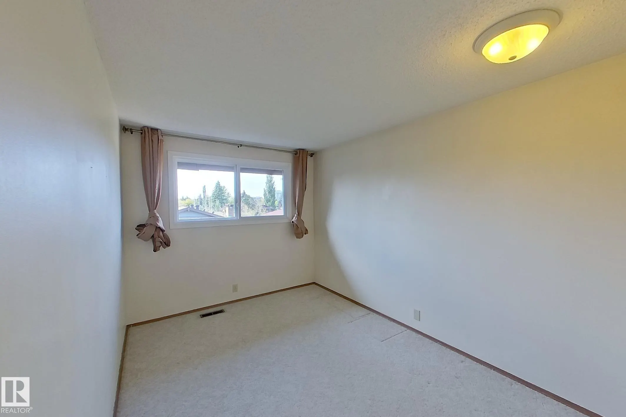 59 WOODCREST Avenue