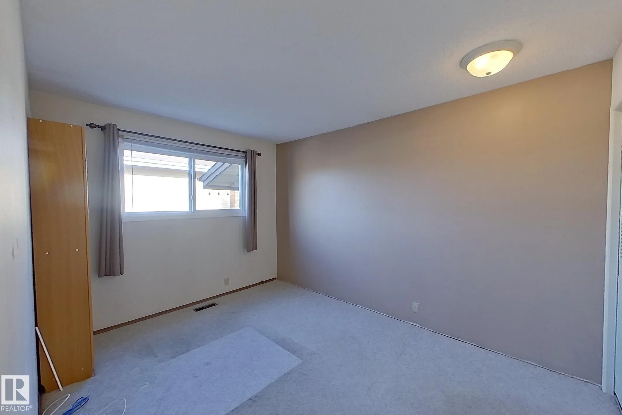 59 WOODCREST Avenue