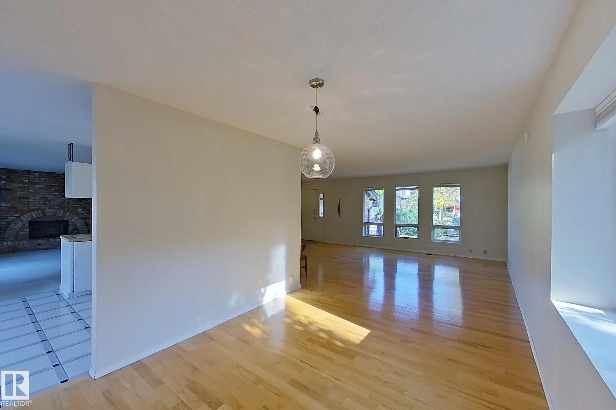 59 WOODCREST Avenue
