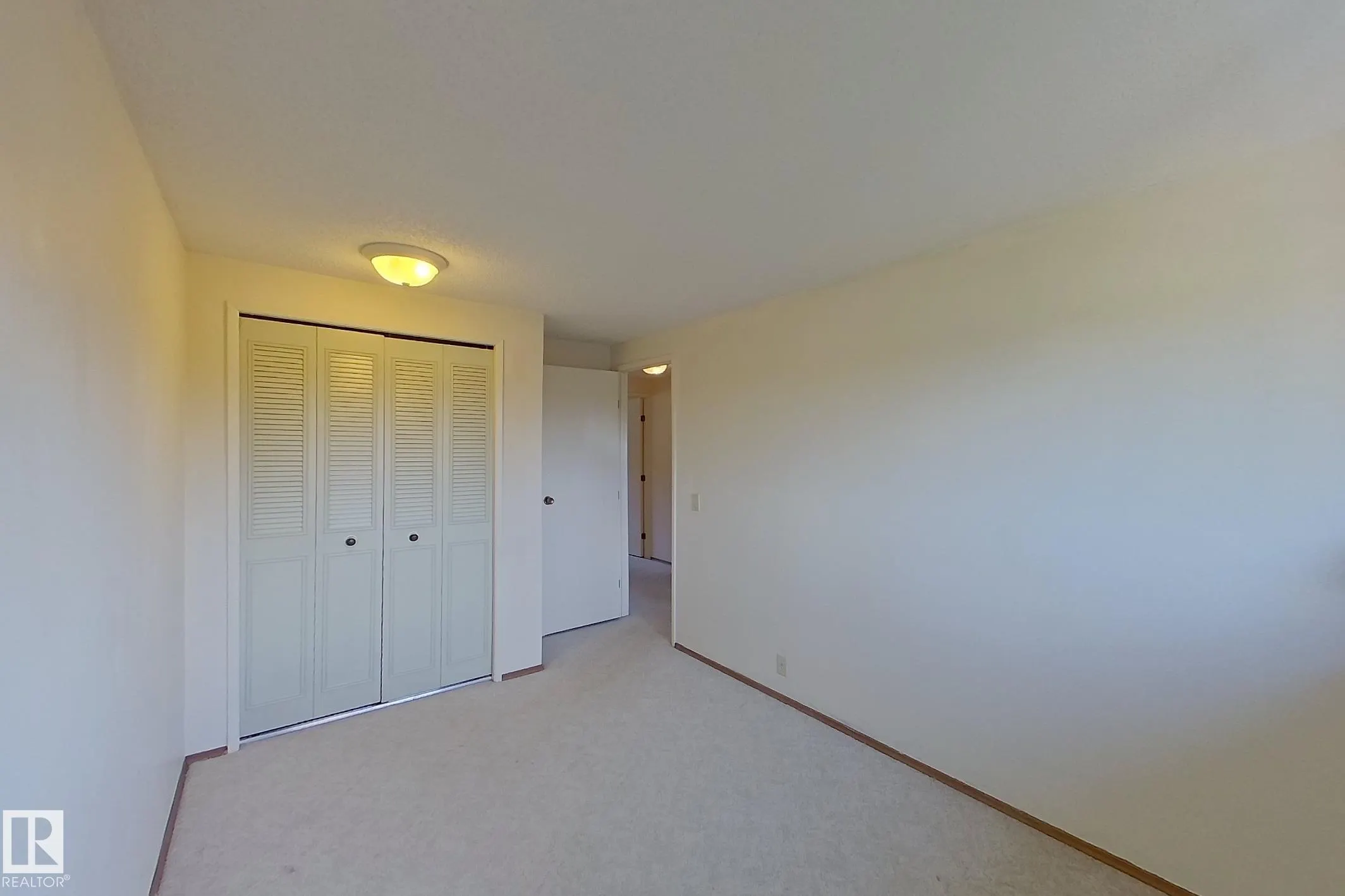 59 WOODCREST Avenue