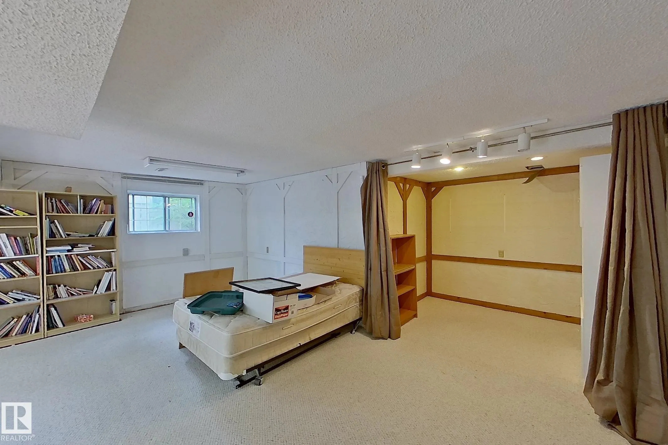 59 WOODCREST Avenue