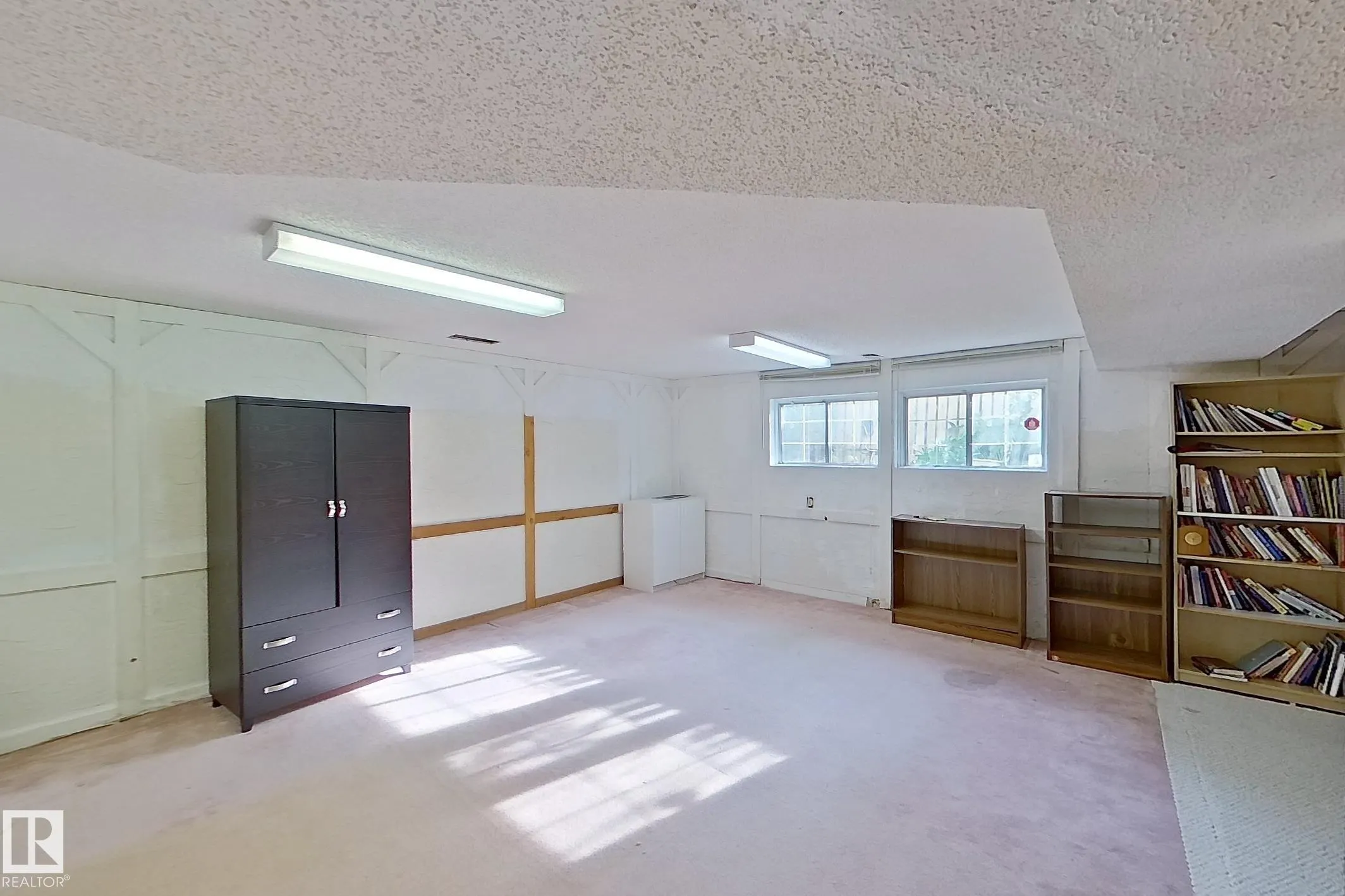 59 WOODCREST Avenue