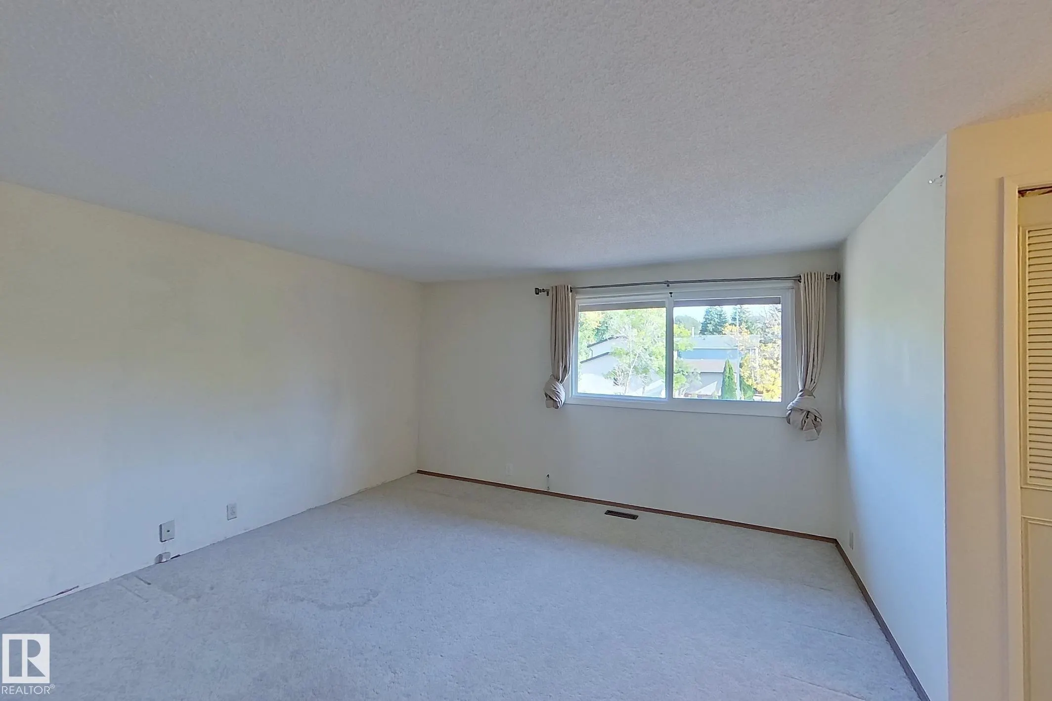59 WOODCREST Avenue