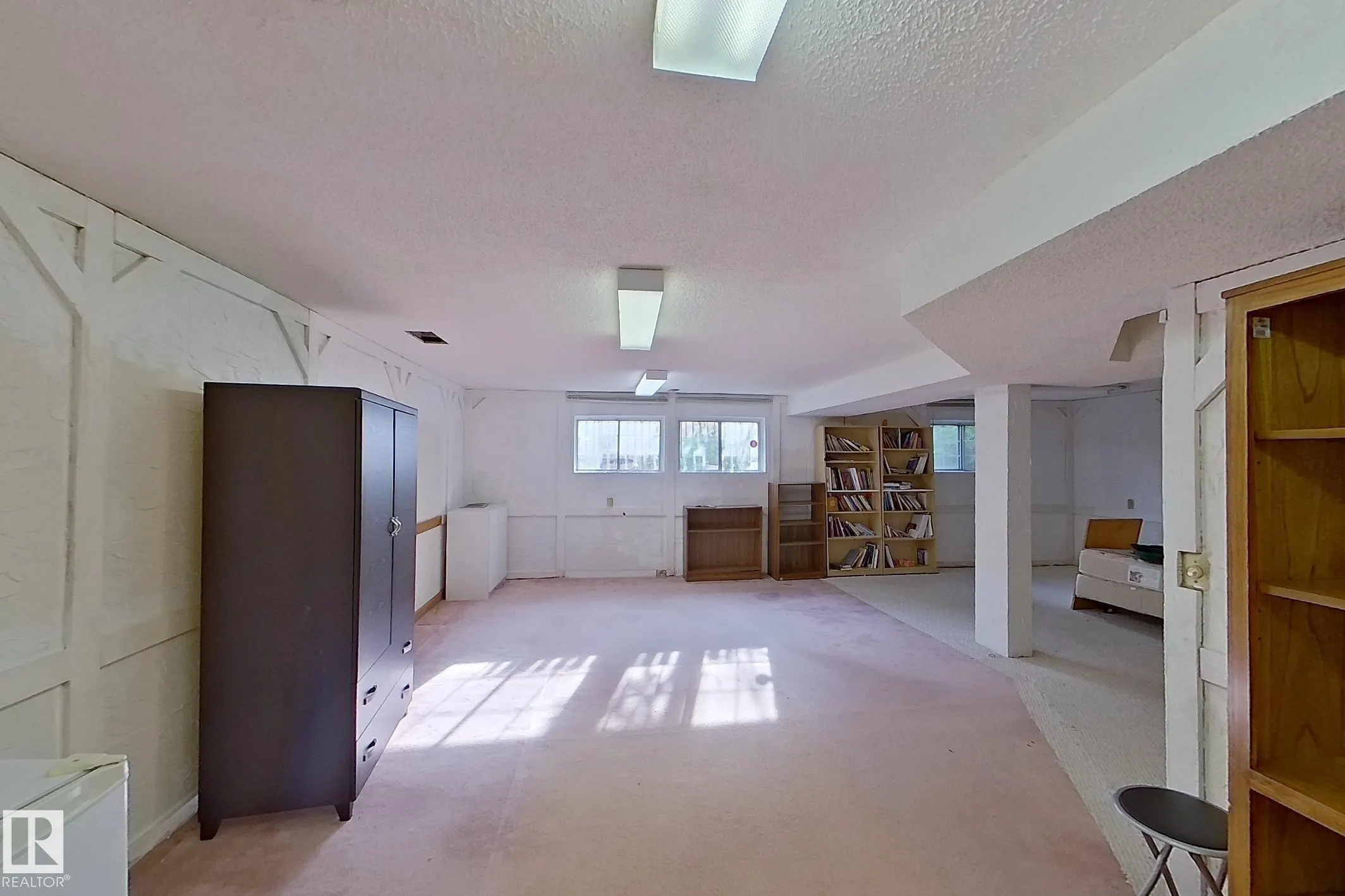 59 WOODCREST Avenue