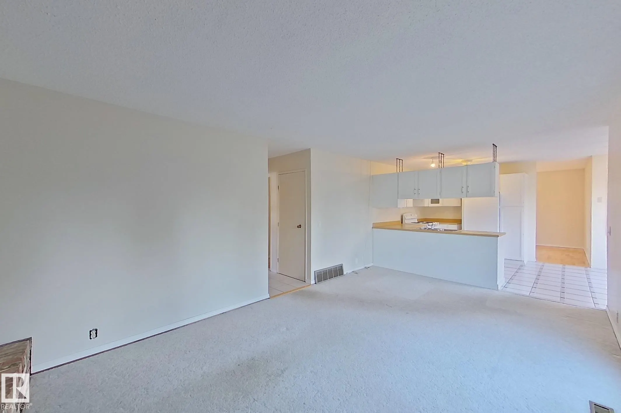 59 WOODCREST Avenue