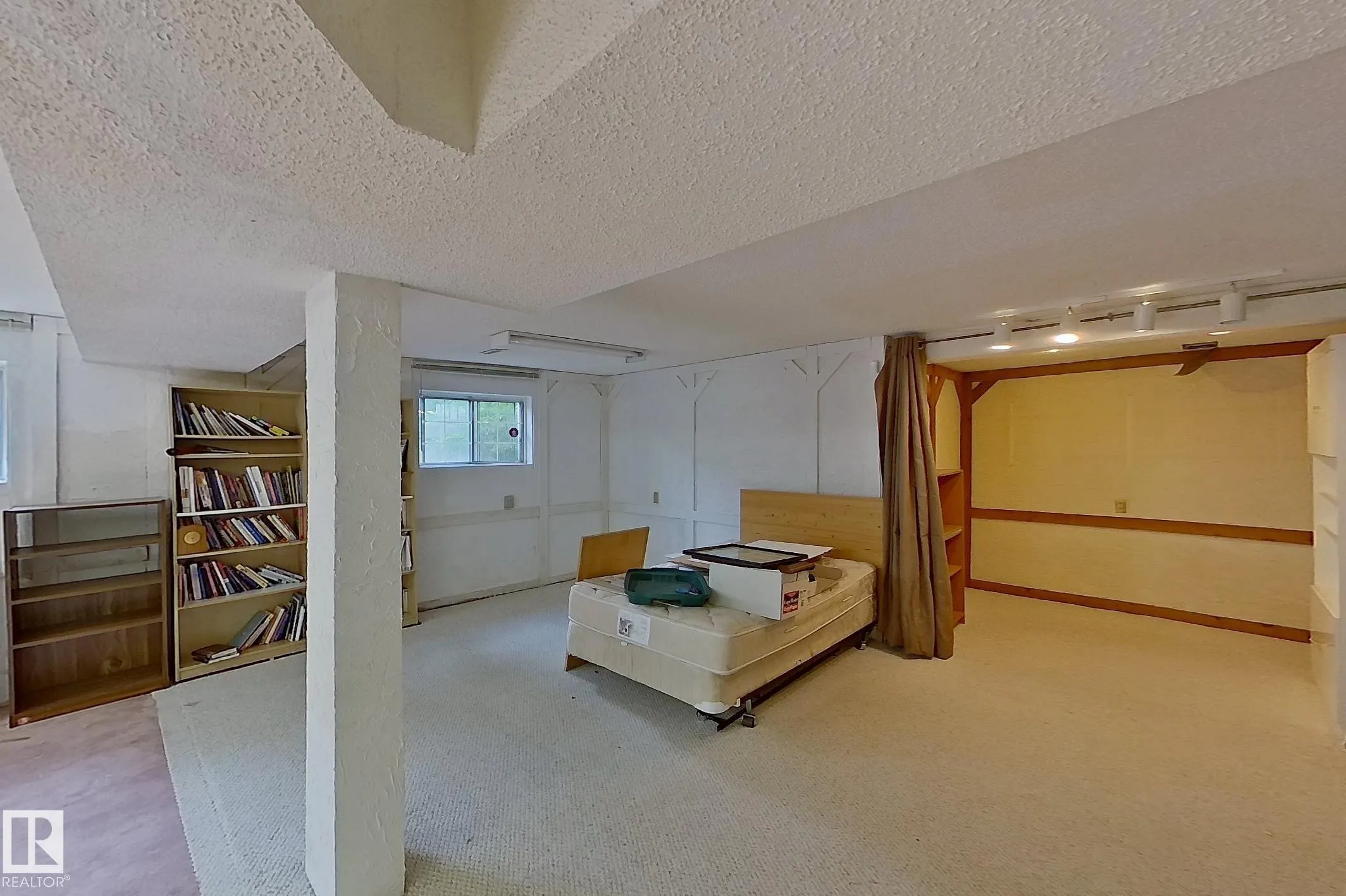 59 WOODCREST Avenue