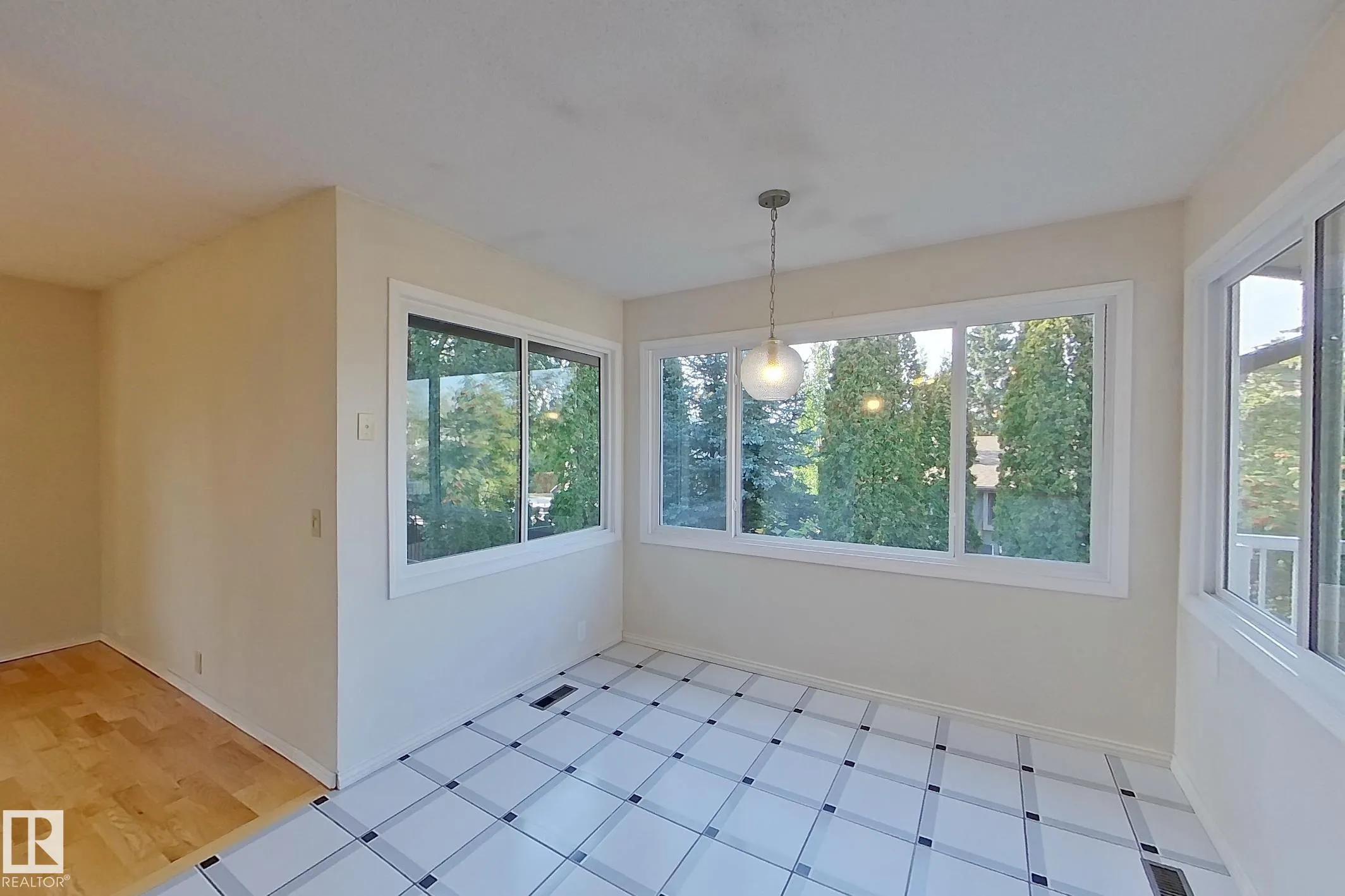 59 WOODCREST Avenue