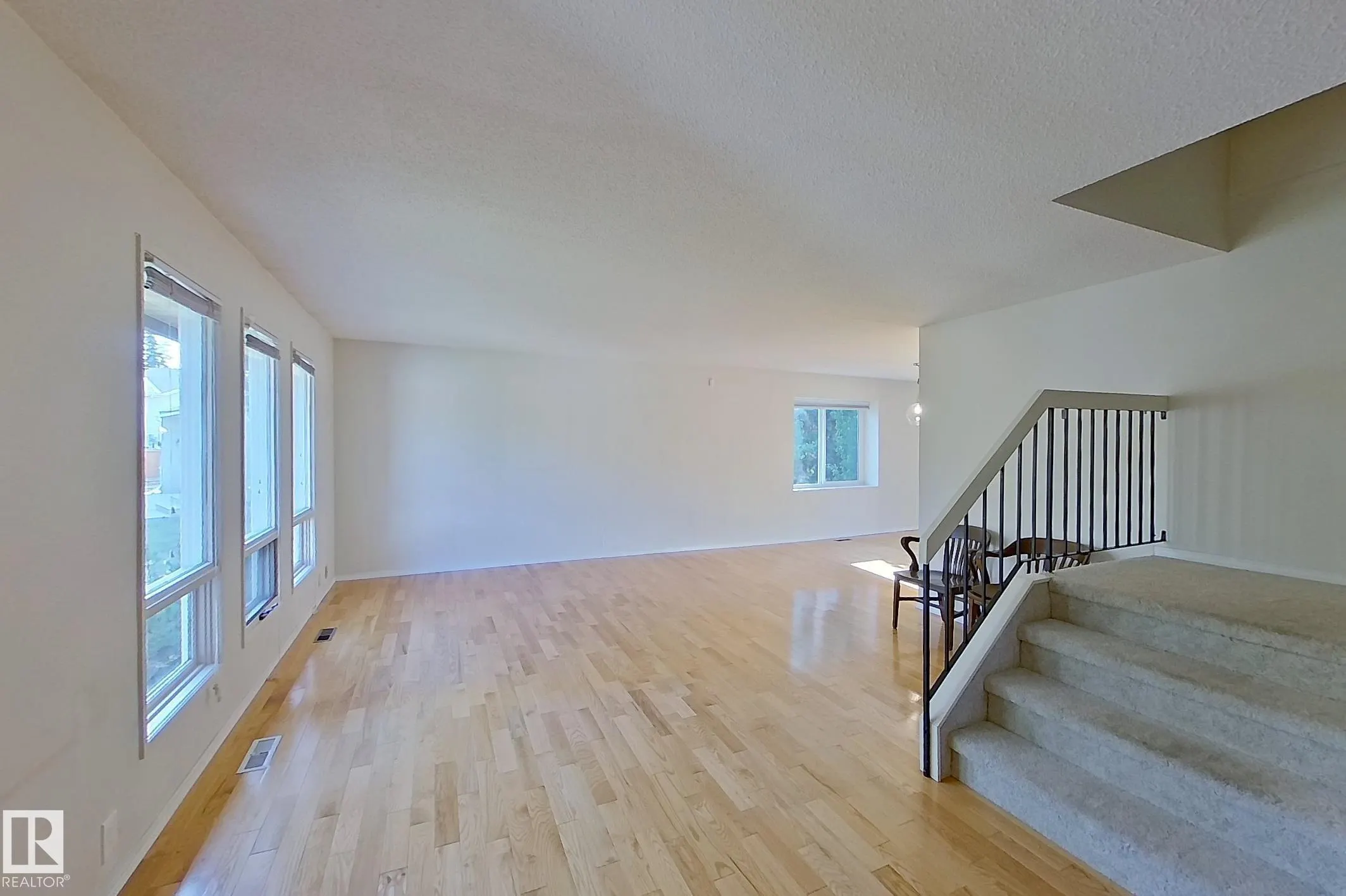 59 WOODCREST Avenue
